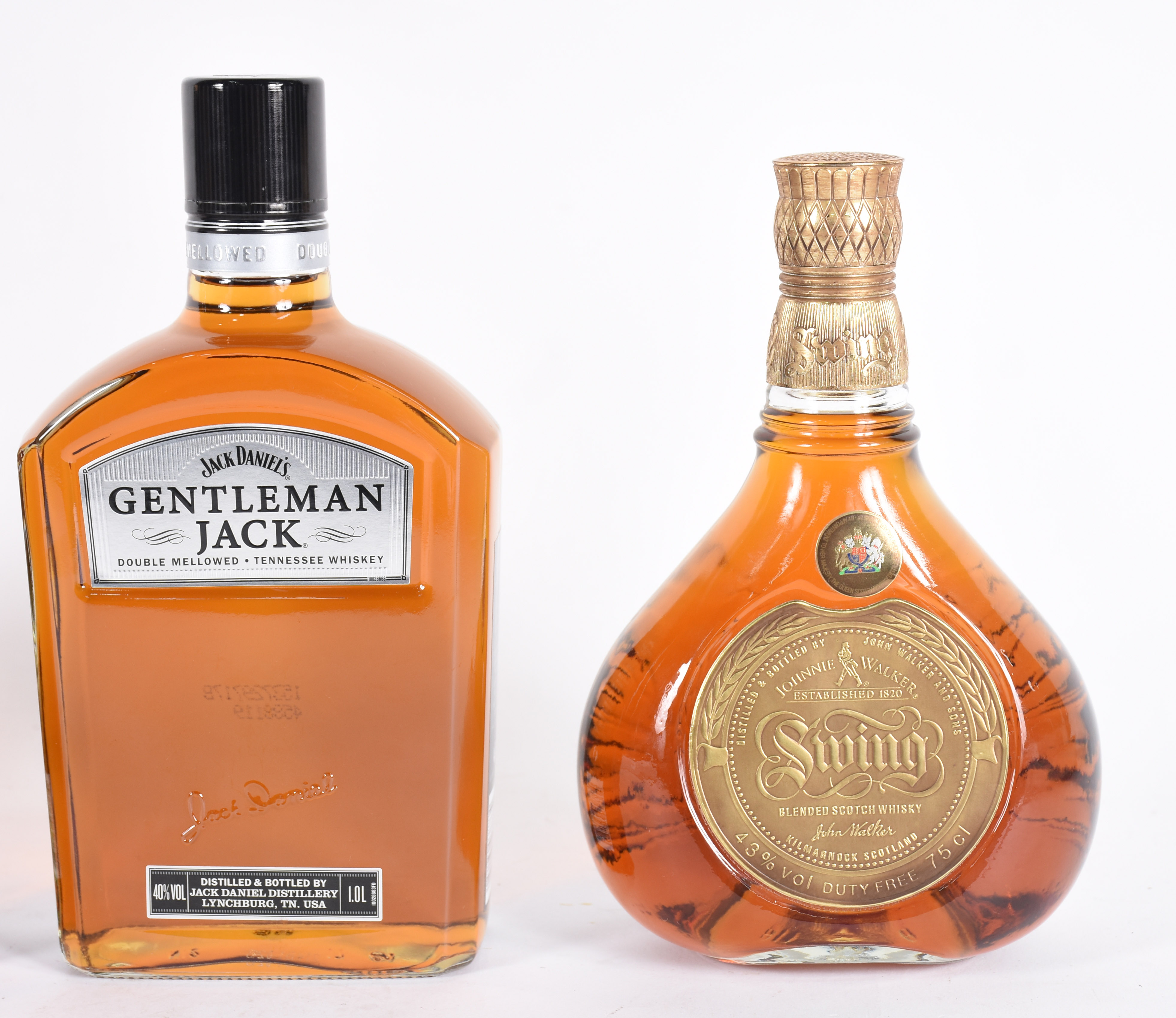 Quatro garrafas de Whisky, sendo: 2 Gentleman Jack, 1 Chivas e 1... - foto 3 de 4