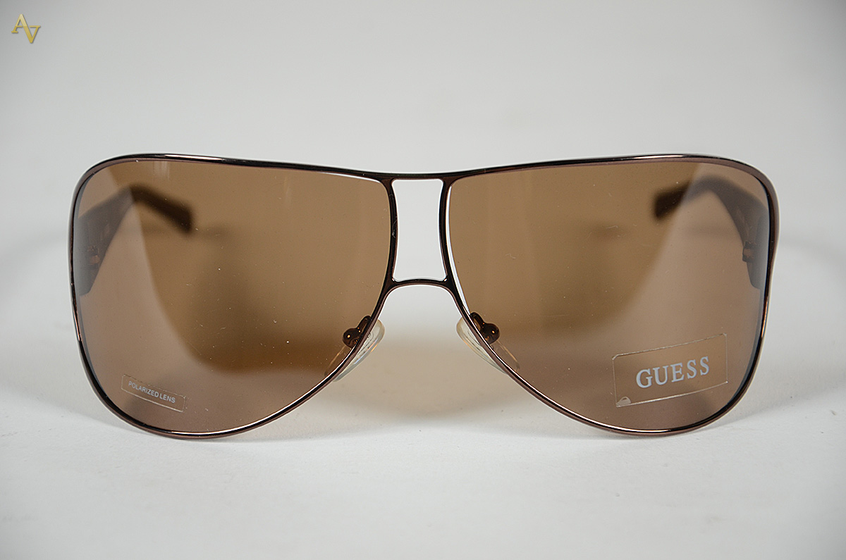 GUESS - Óculos escuros - no estojo (não o original), sem uso. - foto 3 de 3