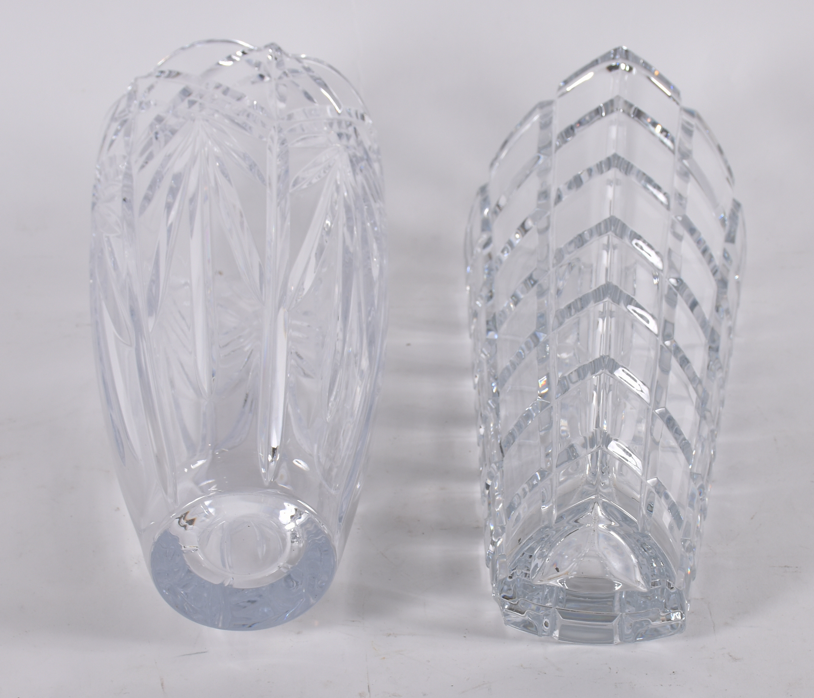 Dois vasos de cristal europeu lapidado. - foto 4 de 4