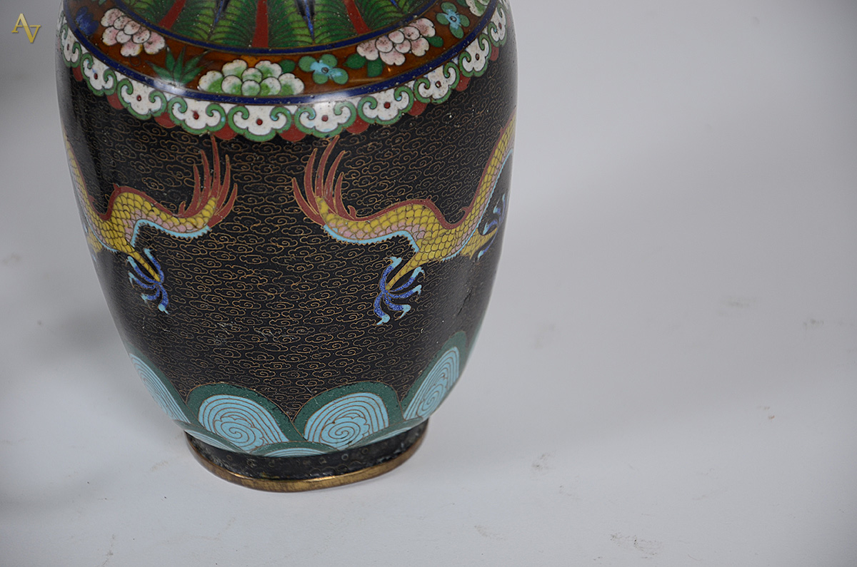 Conjunto com 5 peças de cloisonne, sendo dois vasos e três pratos... - foto 2 de 2
