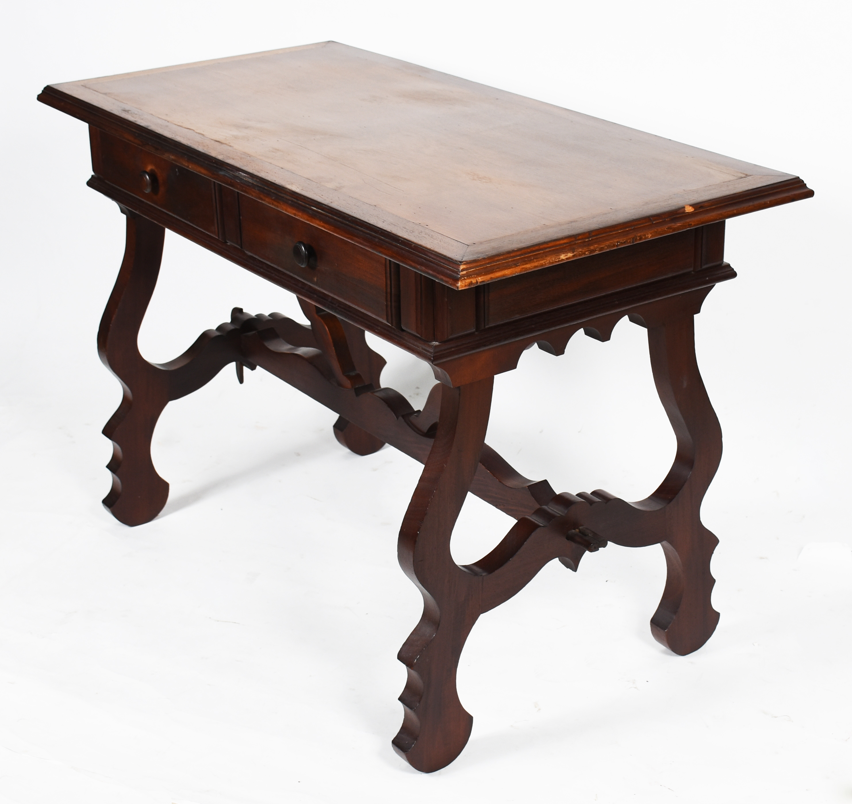 Mesa escrivaninha de madeira nobre, duas gavetas, pernas em forma de... - foto 1 de 6