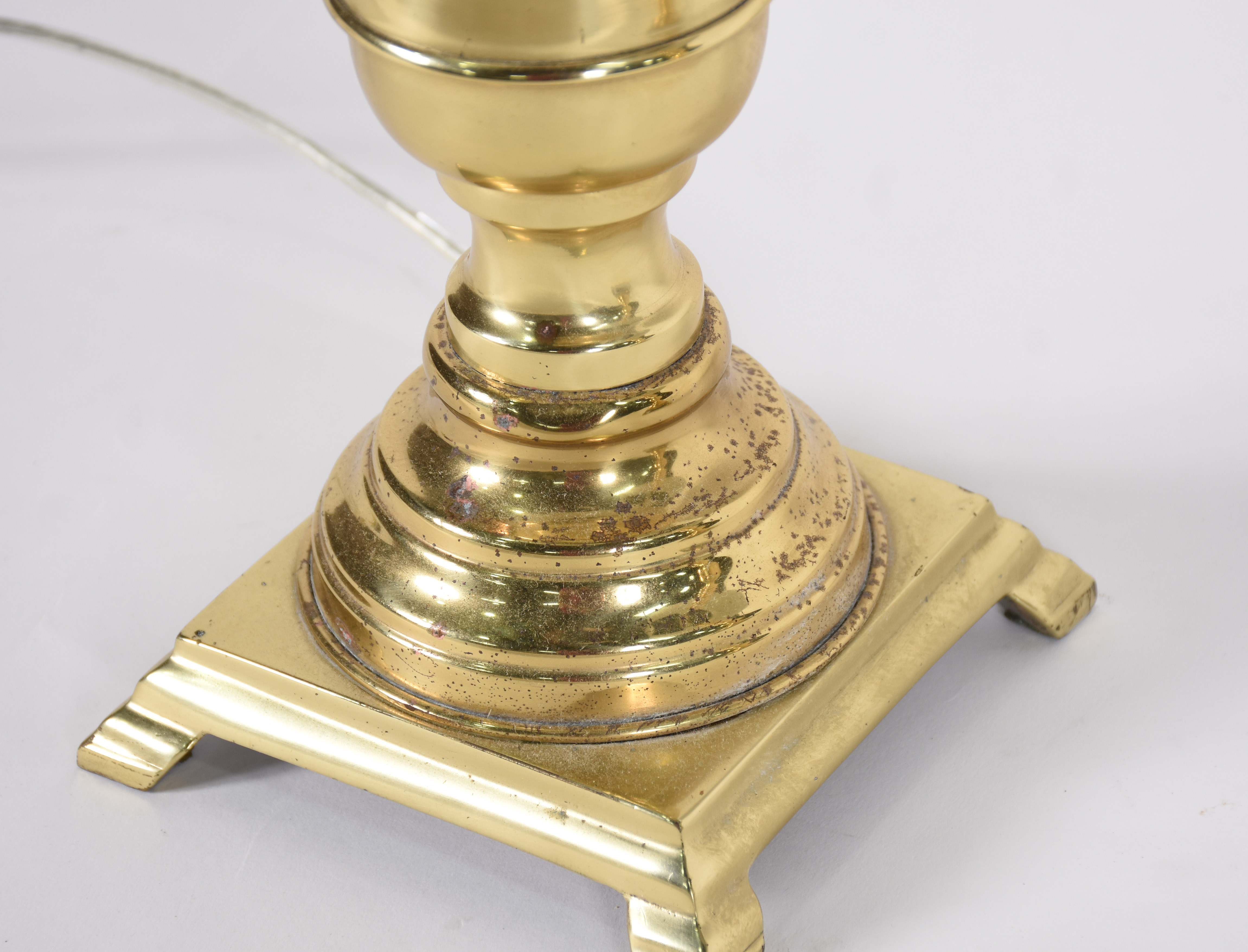 Par de abatjoures de metal dourado (pequenas partes oxidadas)... - foto 3 de 3