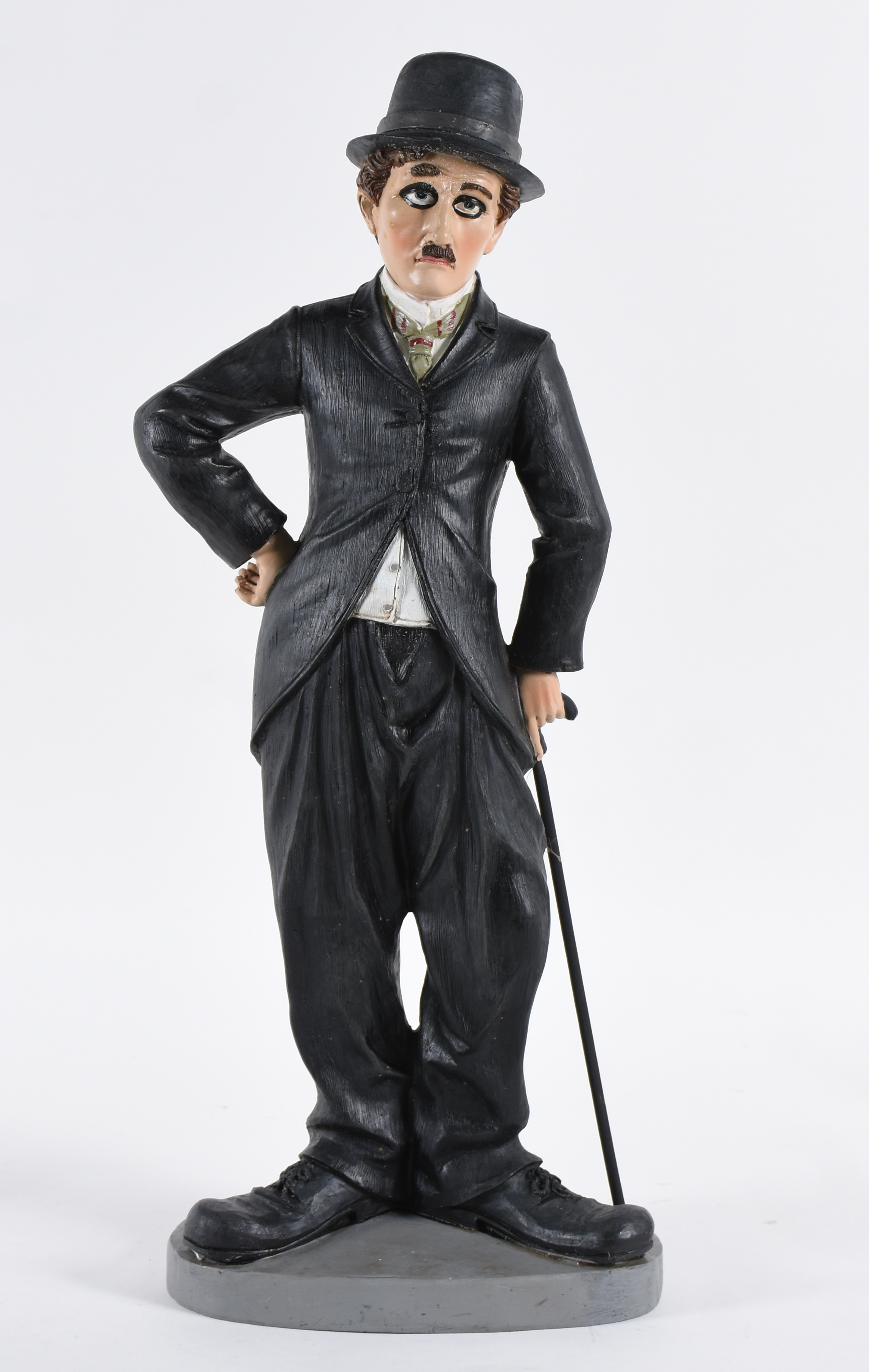 Estatueta de resina representando Charles Chaplin " Carlitos ". - foto 1 de 3