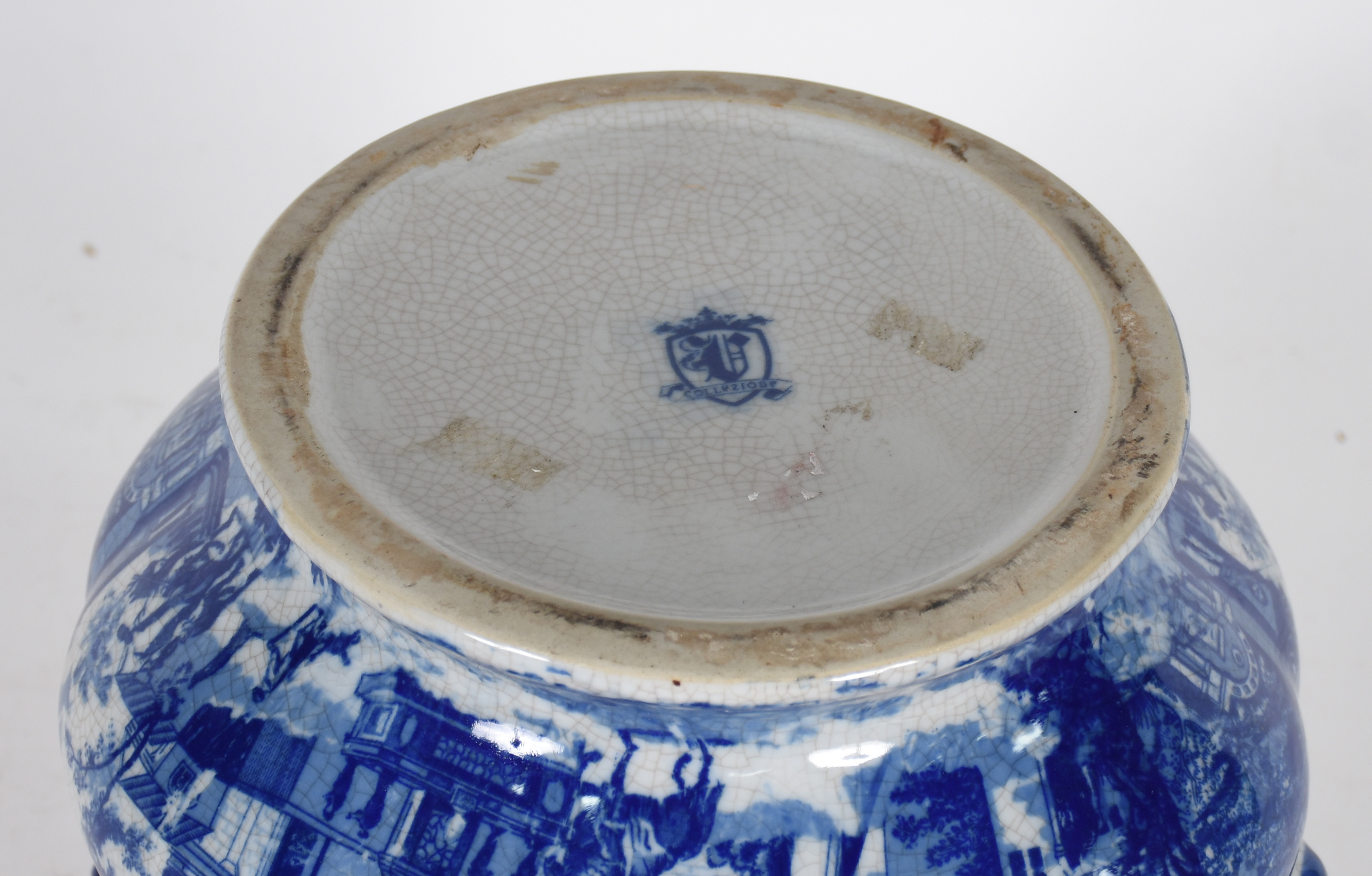 Cachepot de porcelana oriental azul e branca. - foto 4 de 4