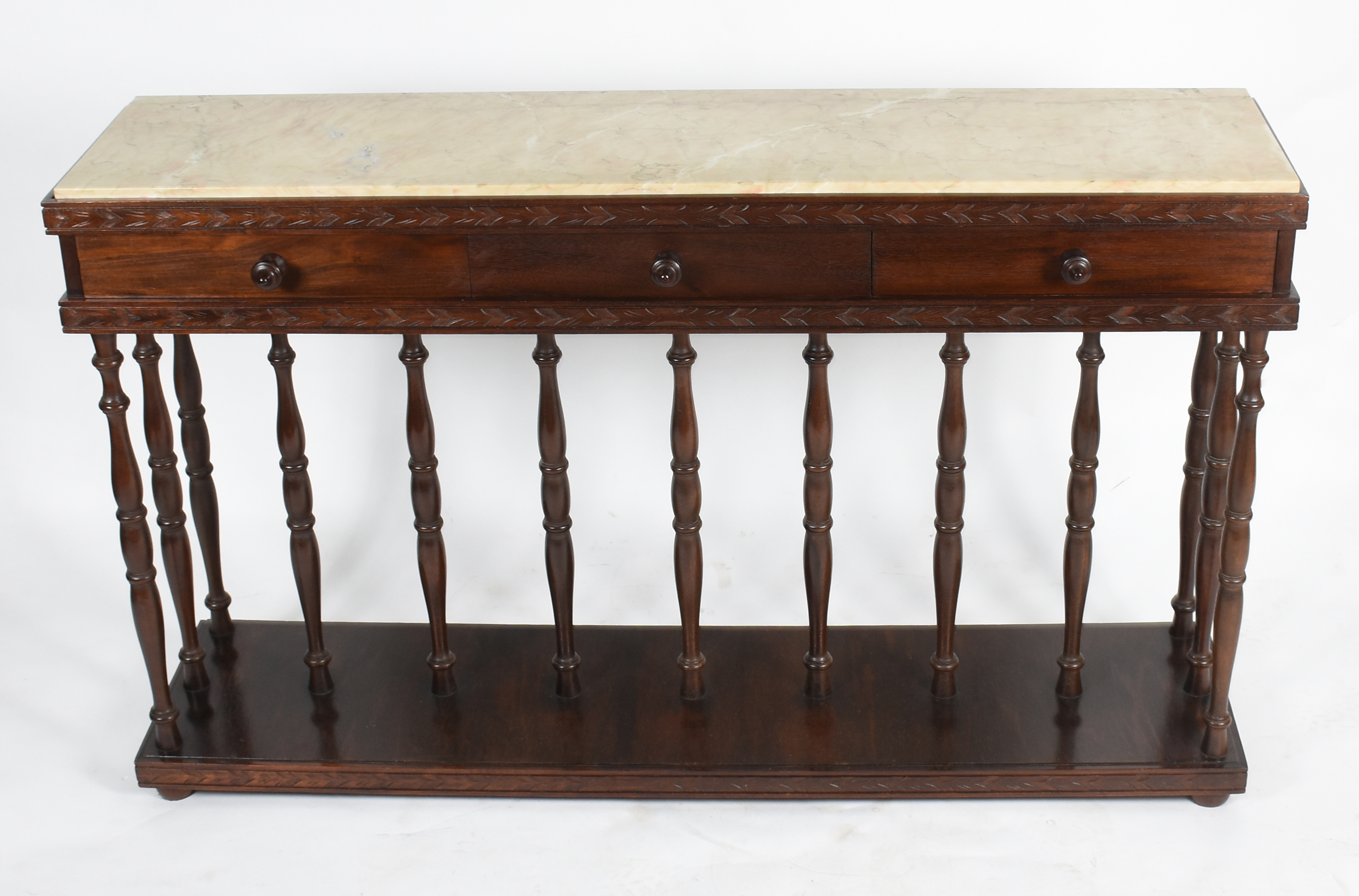 Console de madeira nobre com 3 gavetas e tampo de mármore, apoio em... - foto 2 de 5
