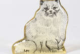 Abraham Palatnik (1928-2020),  - Estatueta de resina de poliéster representando gato branco assinado.