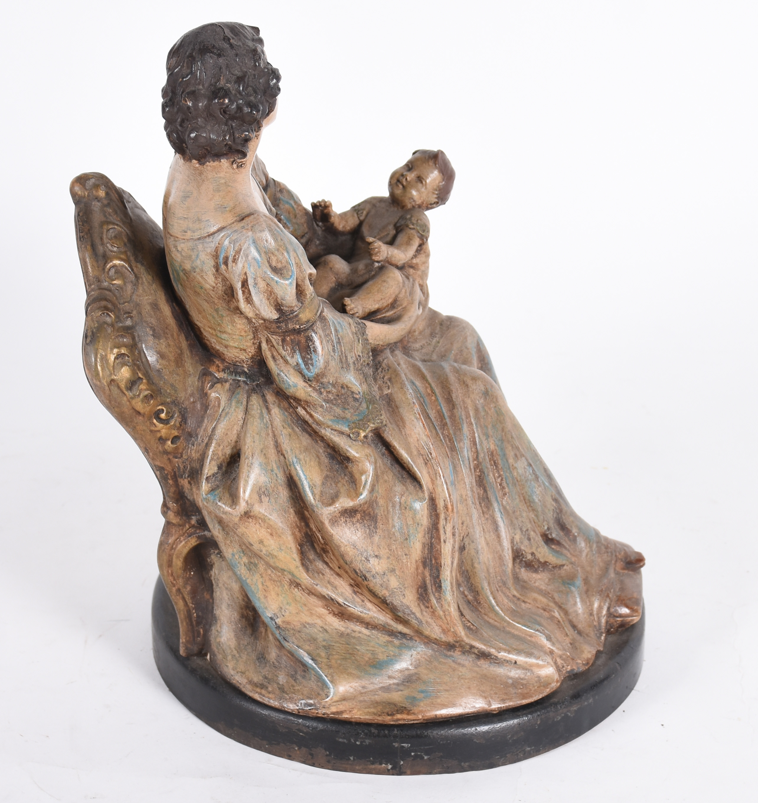 Estatueta de terracota representando "Mãe com criança no colo"... - foto 3 de 5