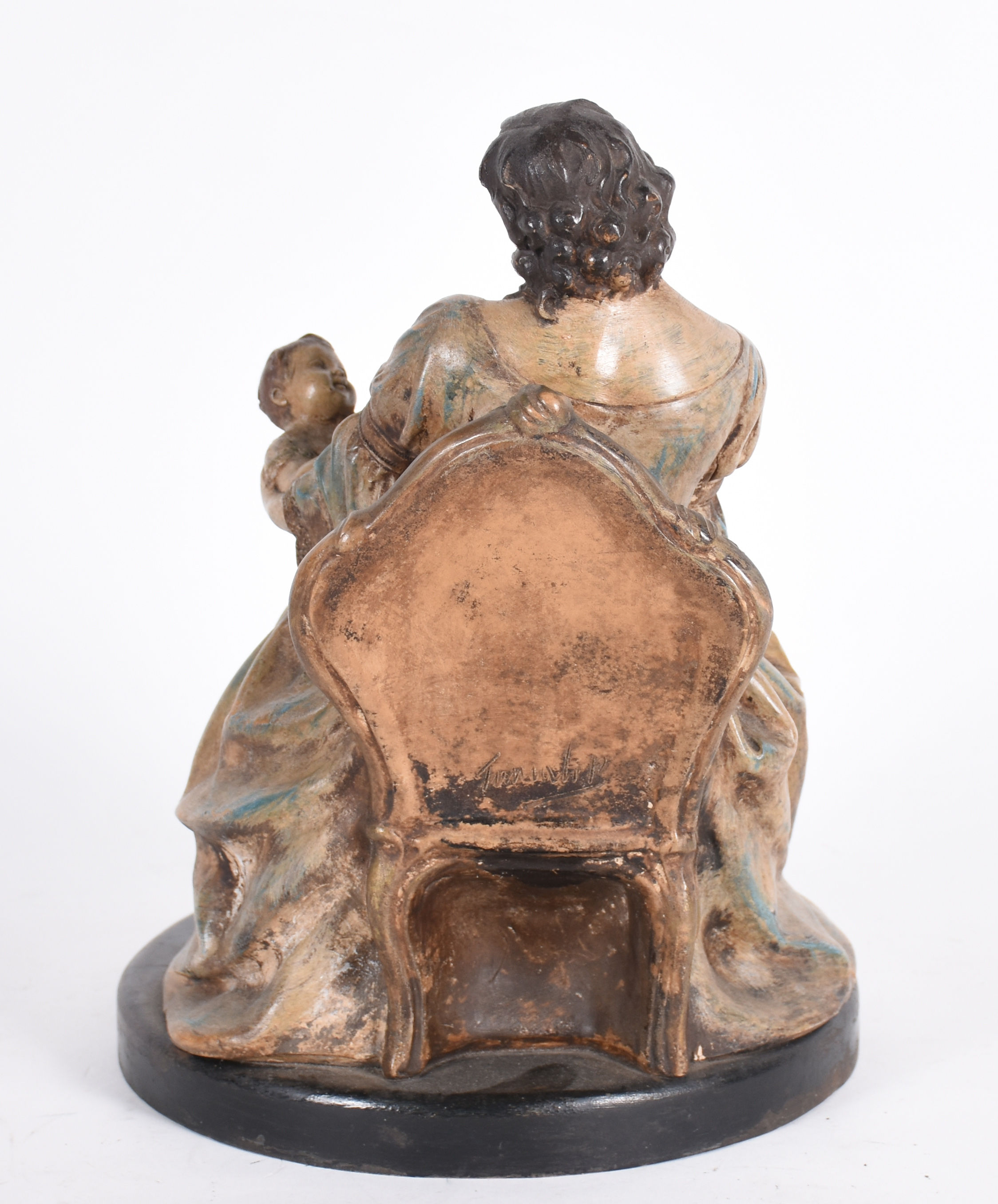 Estatueta de terracota representando "Mãe com criança no colo"... - foto 5 de 5