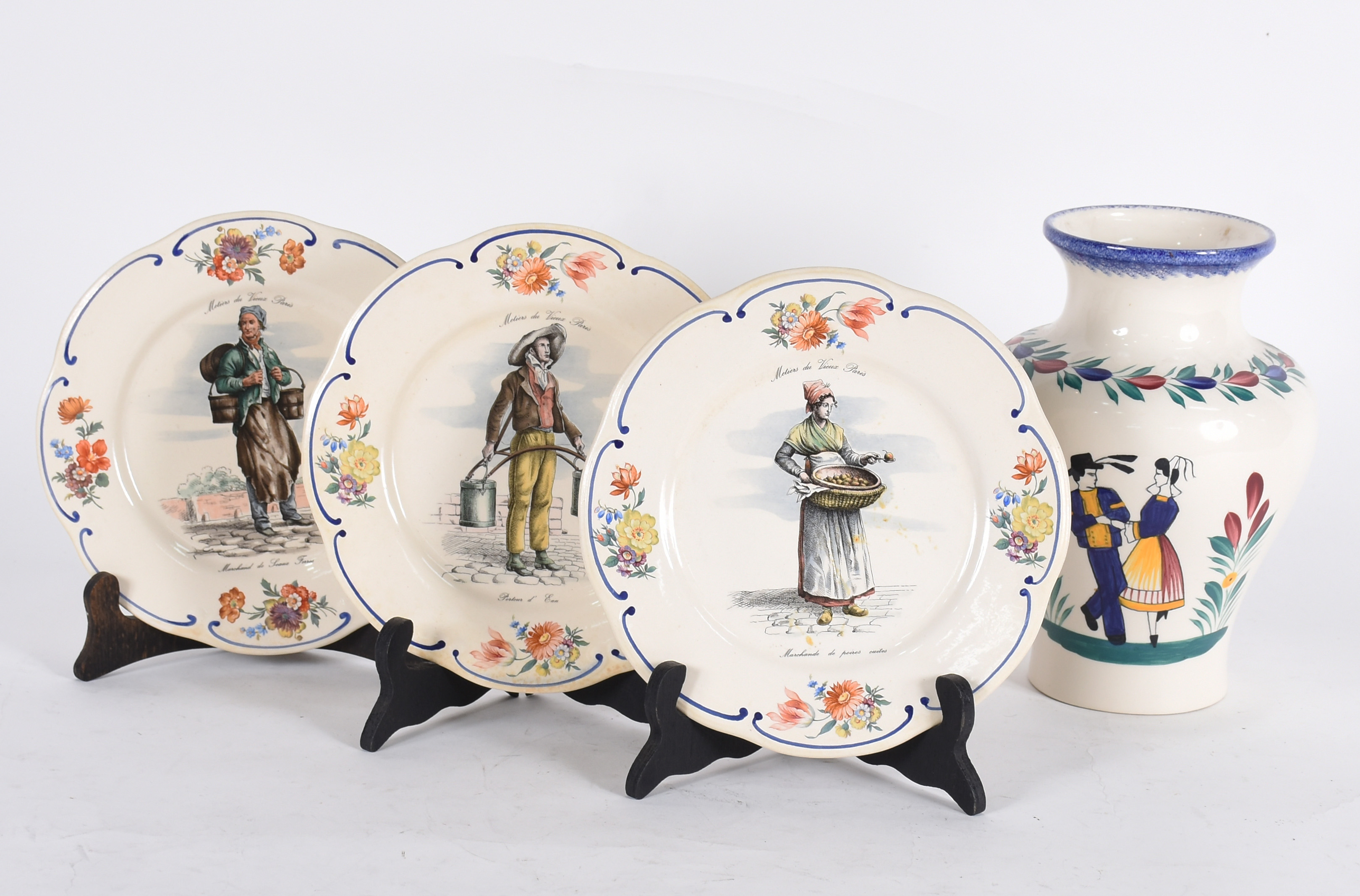 Conjunto com 3 pratos de porcelana francesa QUIMPER (diâmetro 24 cm)... - foto 1 de 4