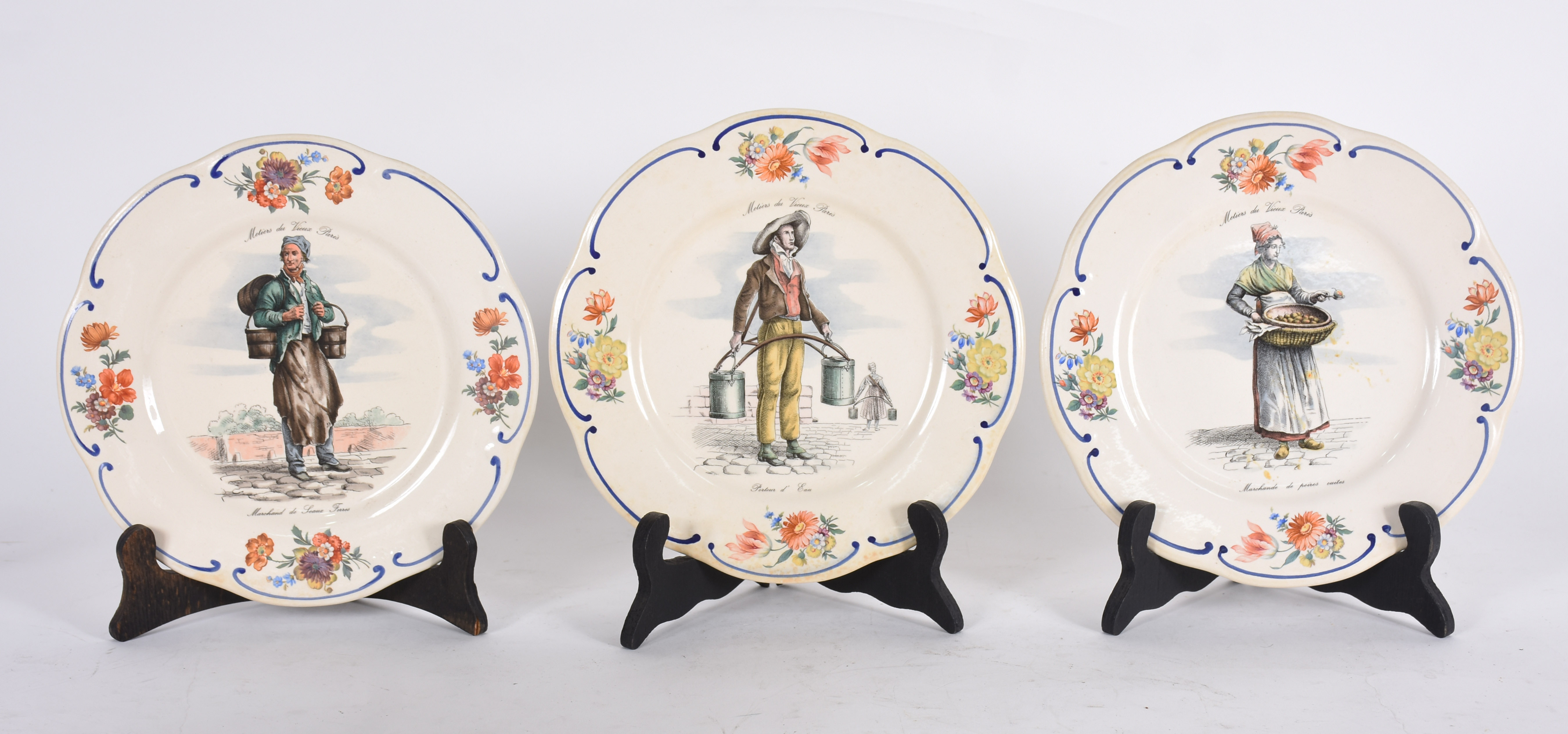 Conjunto com 3 pratos de porcelana francesa QUIMPER (diâmetro 24 cm)... - foto 2 de 4