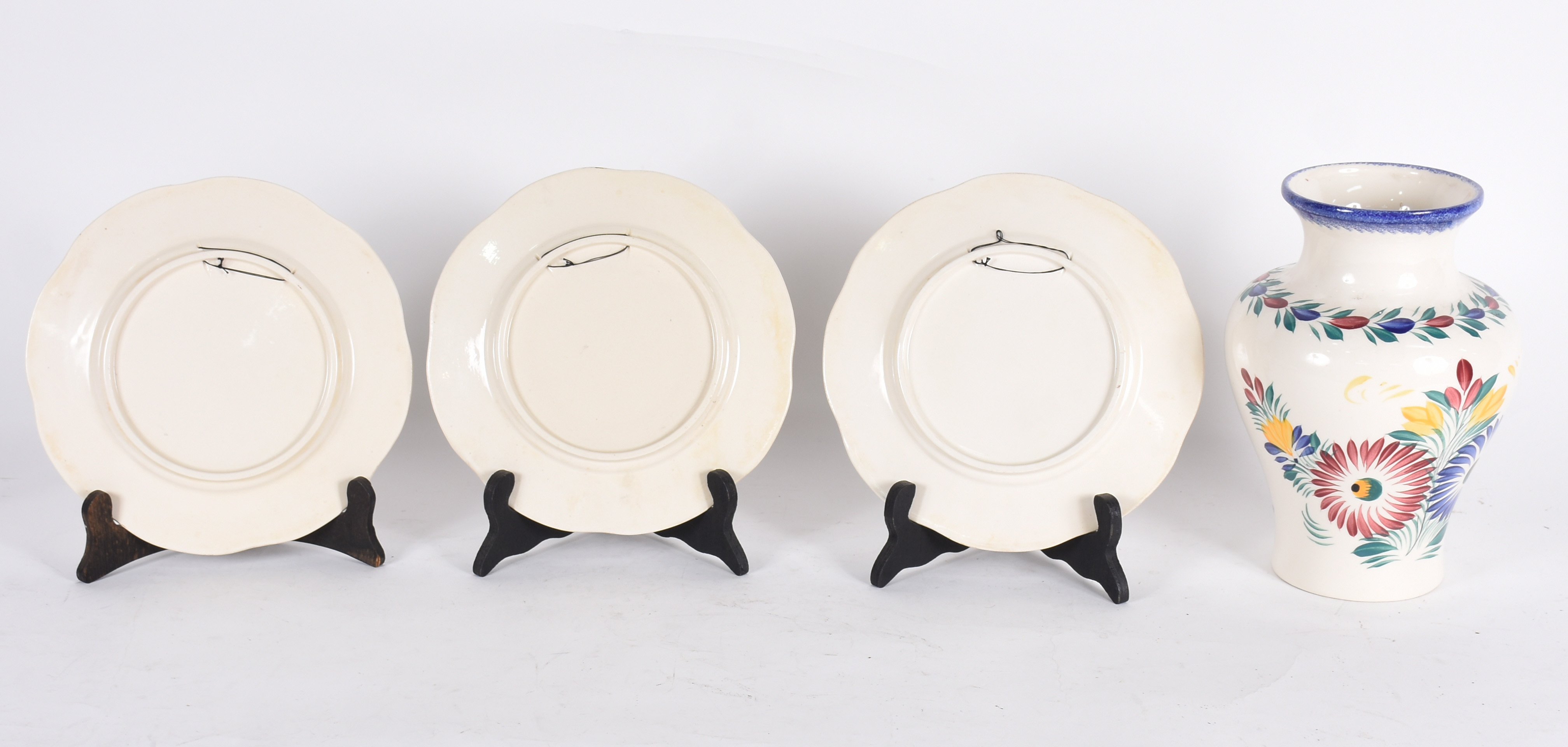 Conjunto com 3 pratos de porcelana francesa QUIMPER (diâmetro 24 cm)... - foto 3 de 4