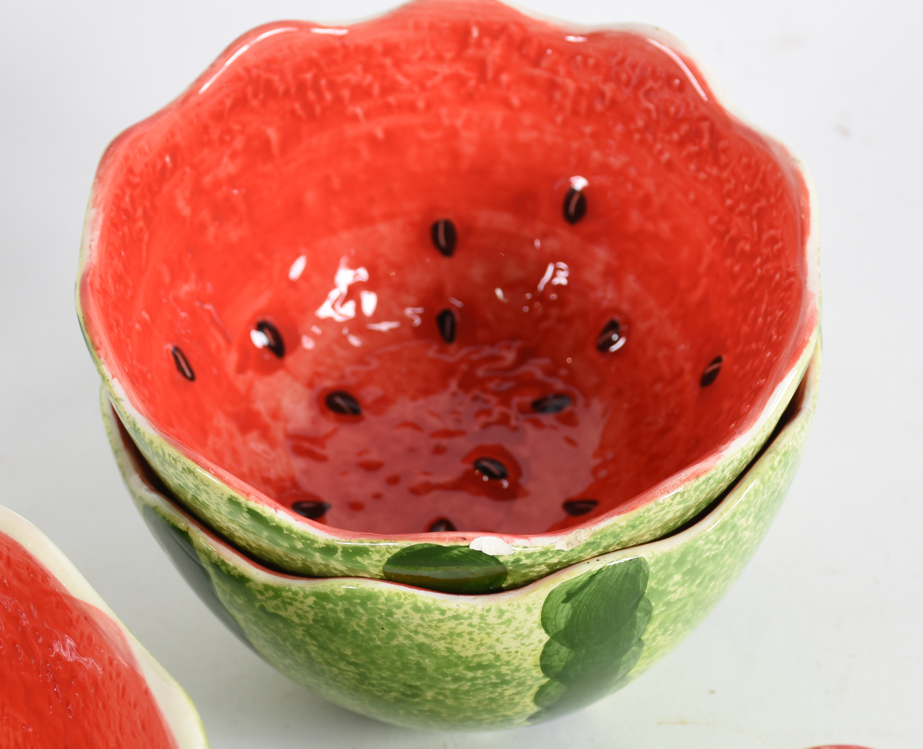 Conjunto de saladeira e 8 bowls de cerâmica na forma de melancia. - foto 3 de 4