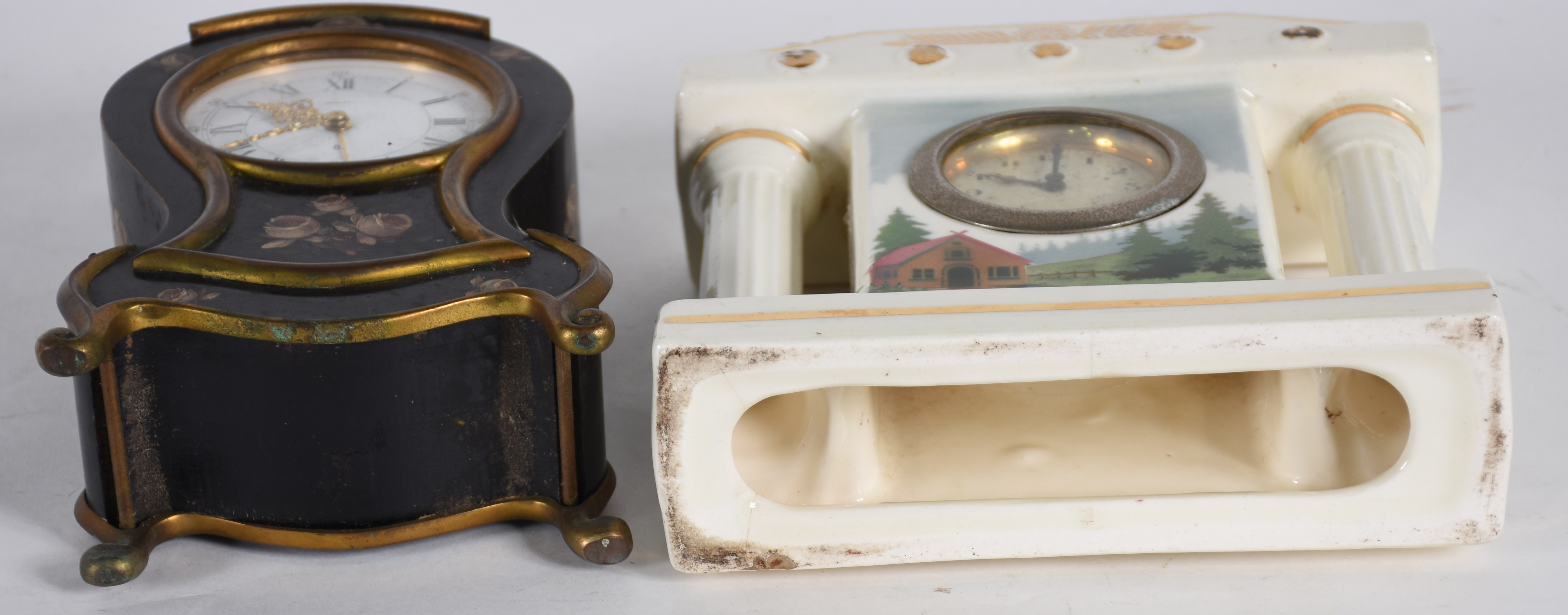 Pequeno relógio de mesa com caixa de lacca preta, suiço e outro de... - foto 4 de 5