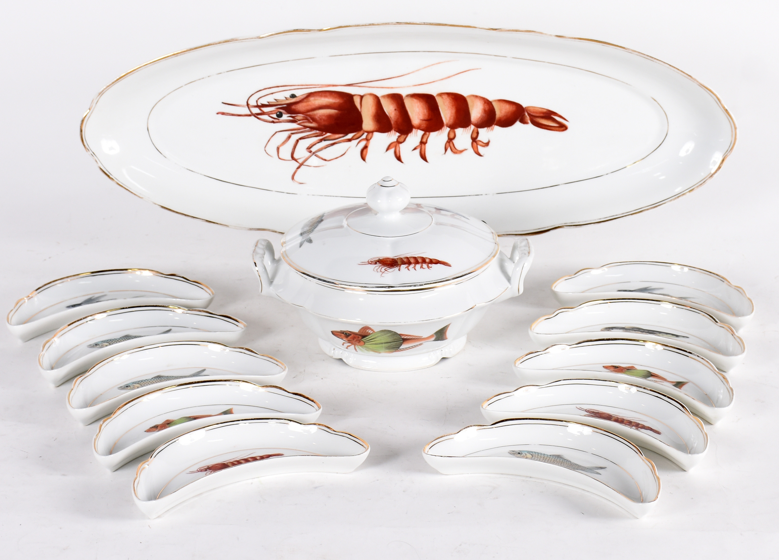 Conjunto para peixe de porcelana REAL, composta de: Travessa oval... - foto 1 de 4