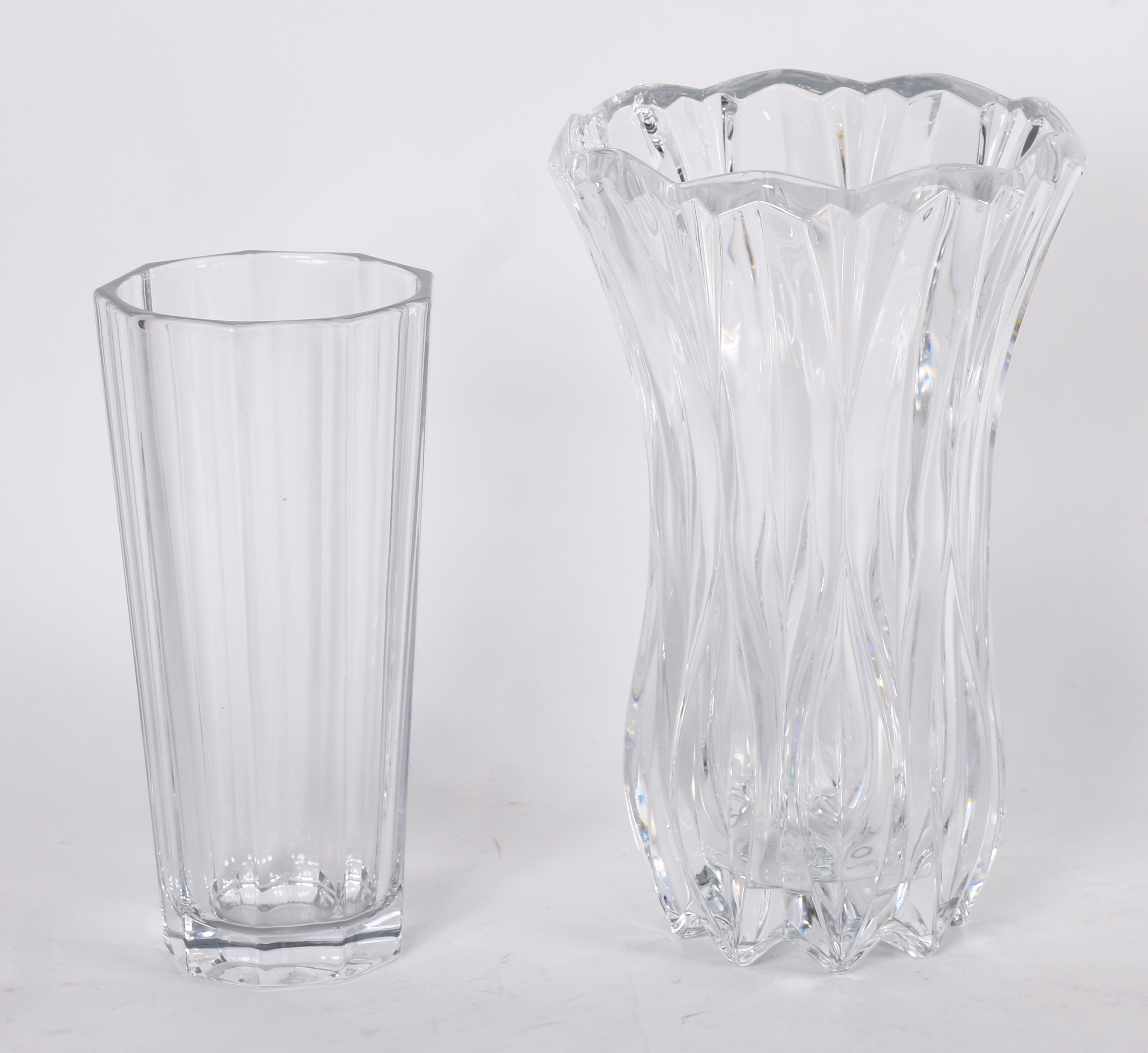 Dois vasos de cristal (1 lascado). - foto 1 de 4