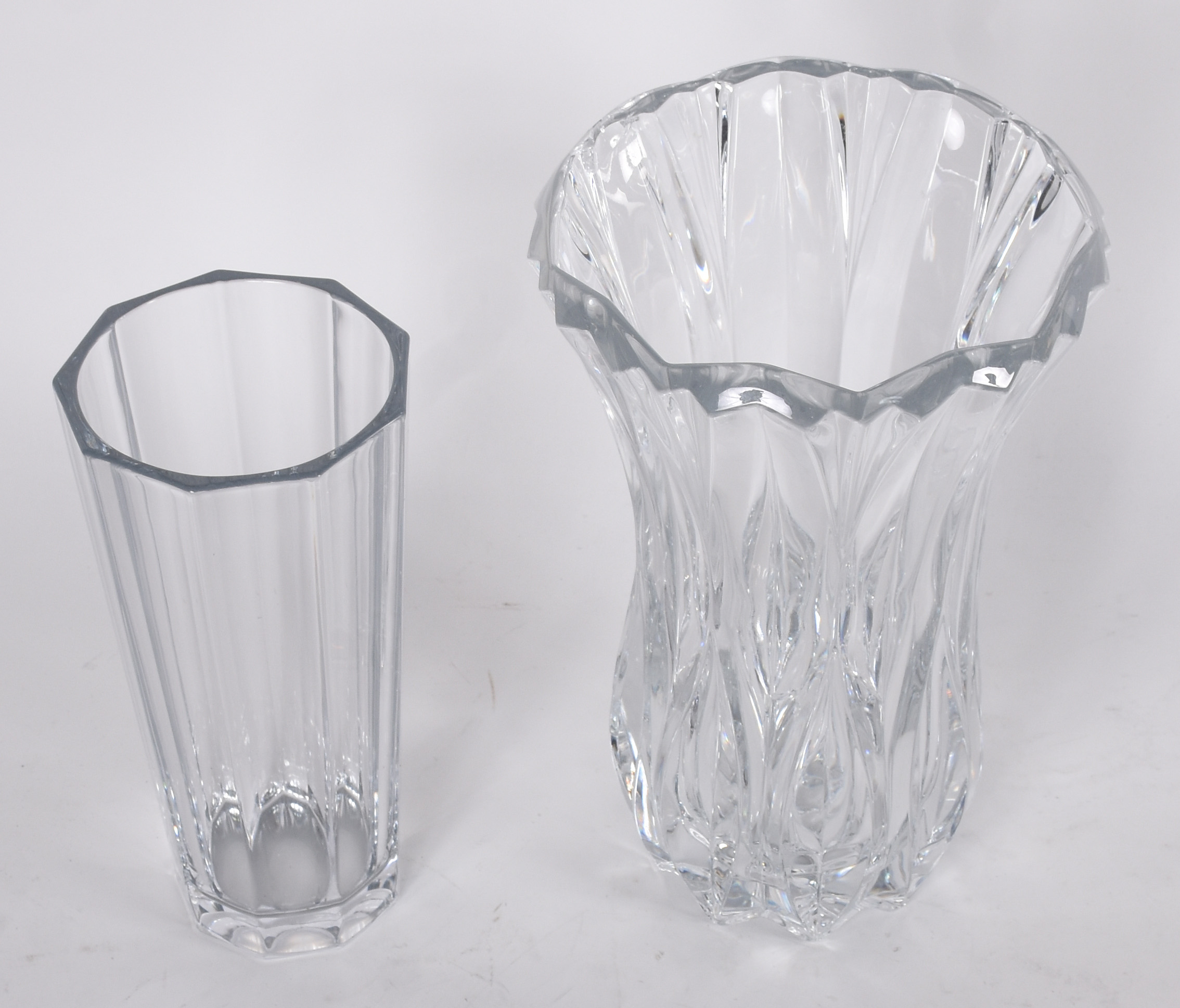 Dois vasos de cristal (1 lascado). - foto 2 de 4