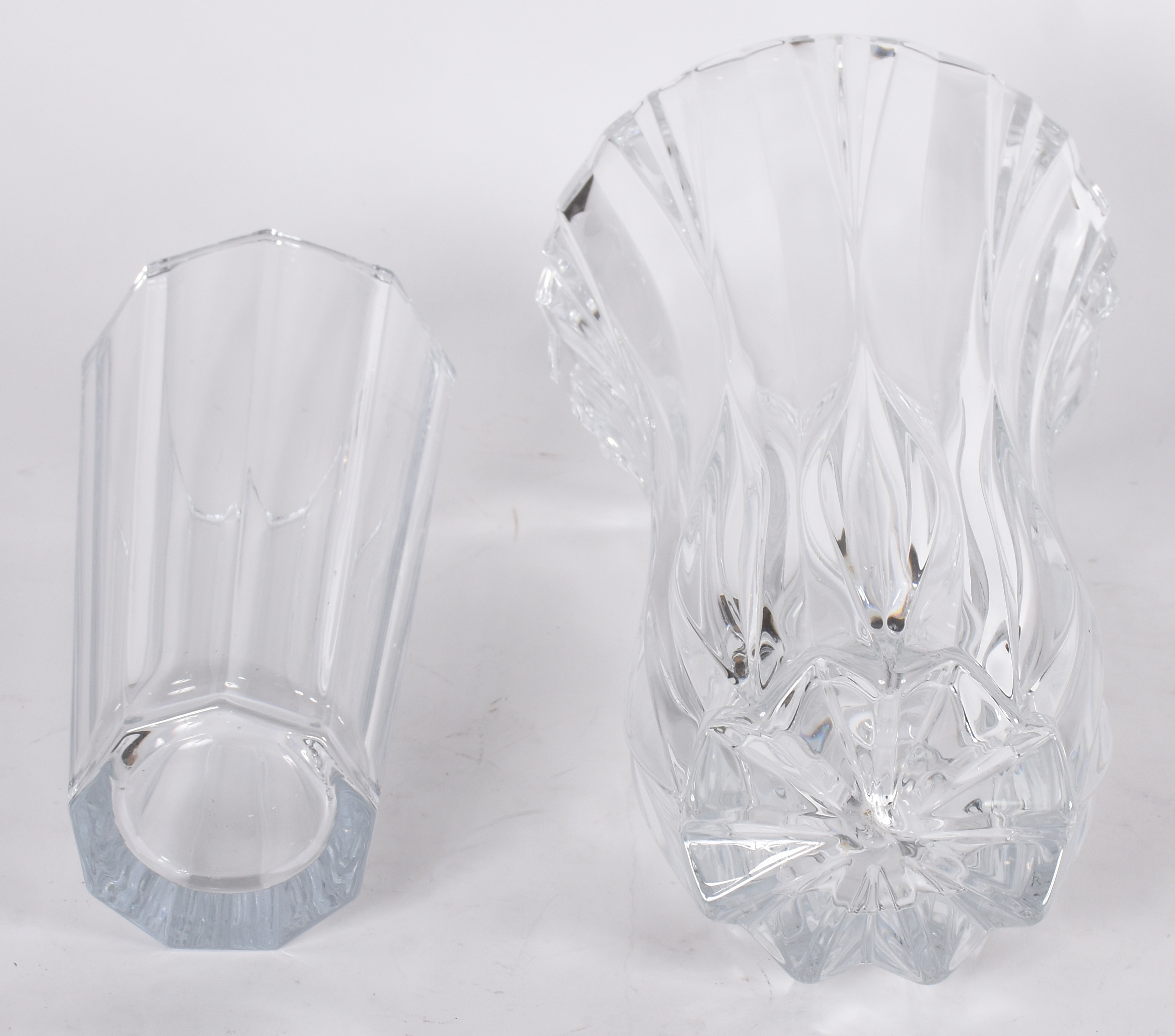 Dois vasos de cristal (1 lascado). - foto 3 de 4