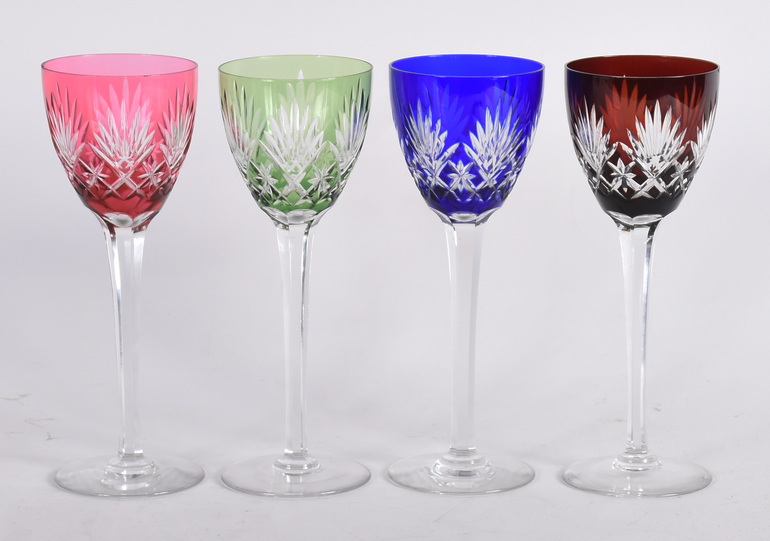 Quatro taças para vinho em cristal BACCARAT frances doublé lapidado... - foto 1 de 3
