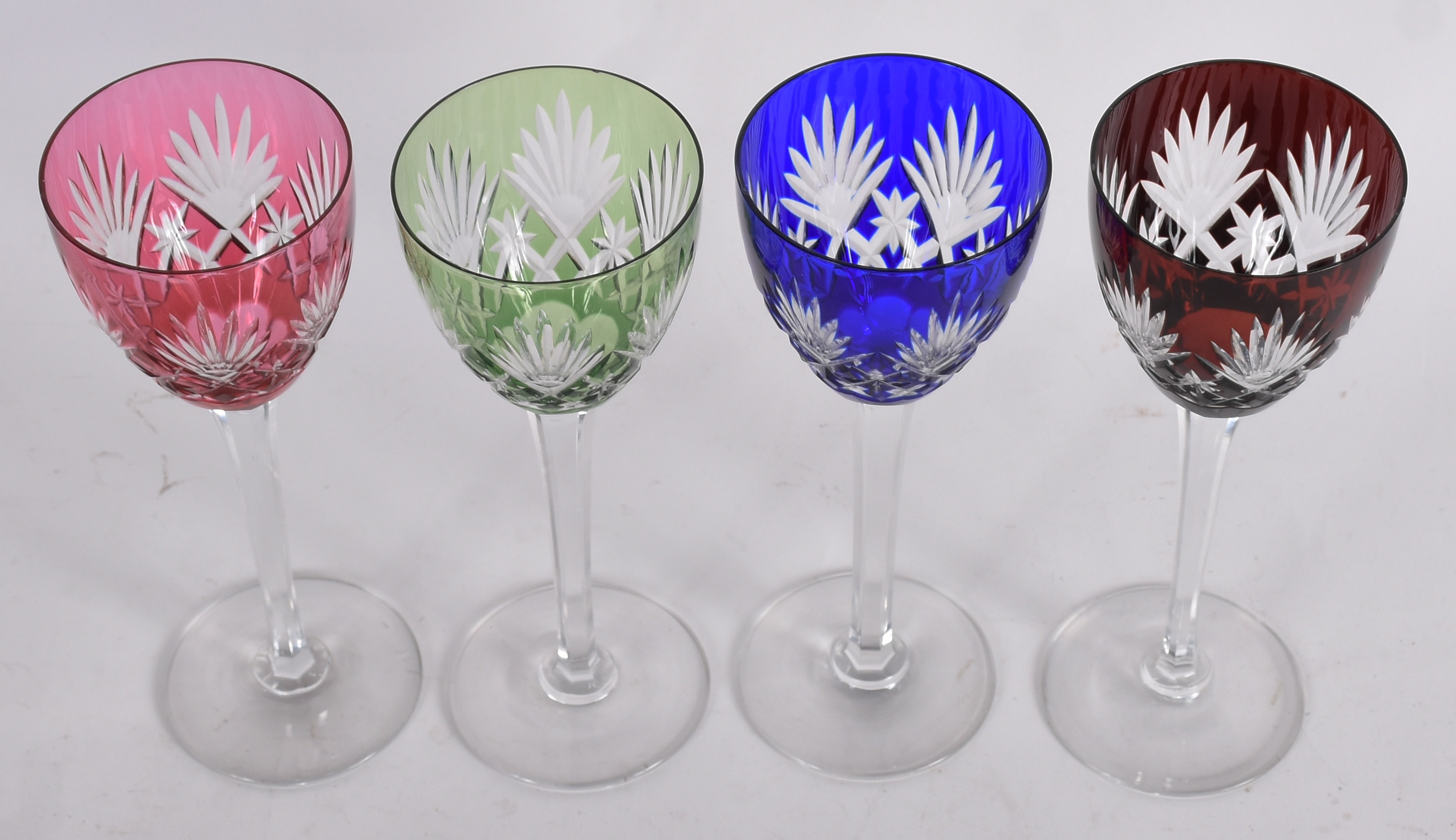 Quatro taças para vinho em cristal BACCARAT frances doublé lapidado... - foto 2 de 3