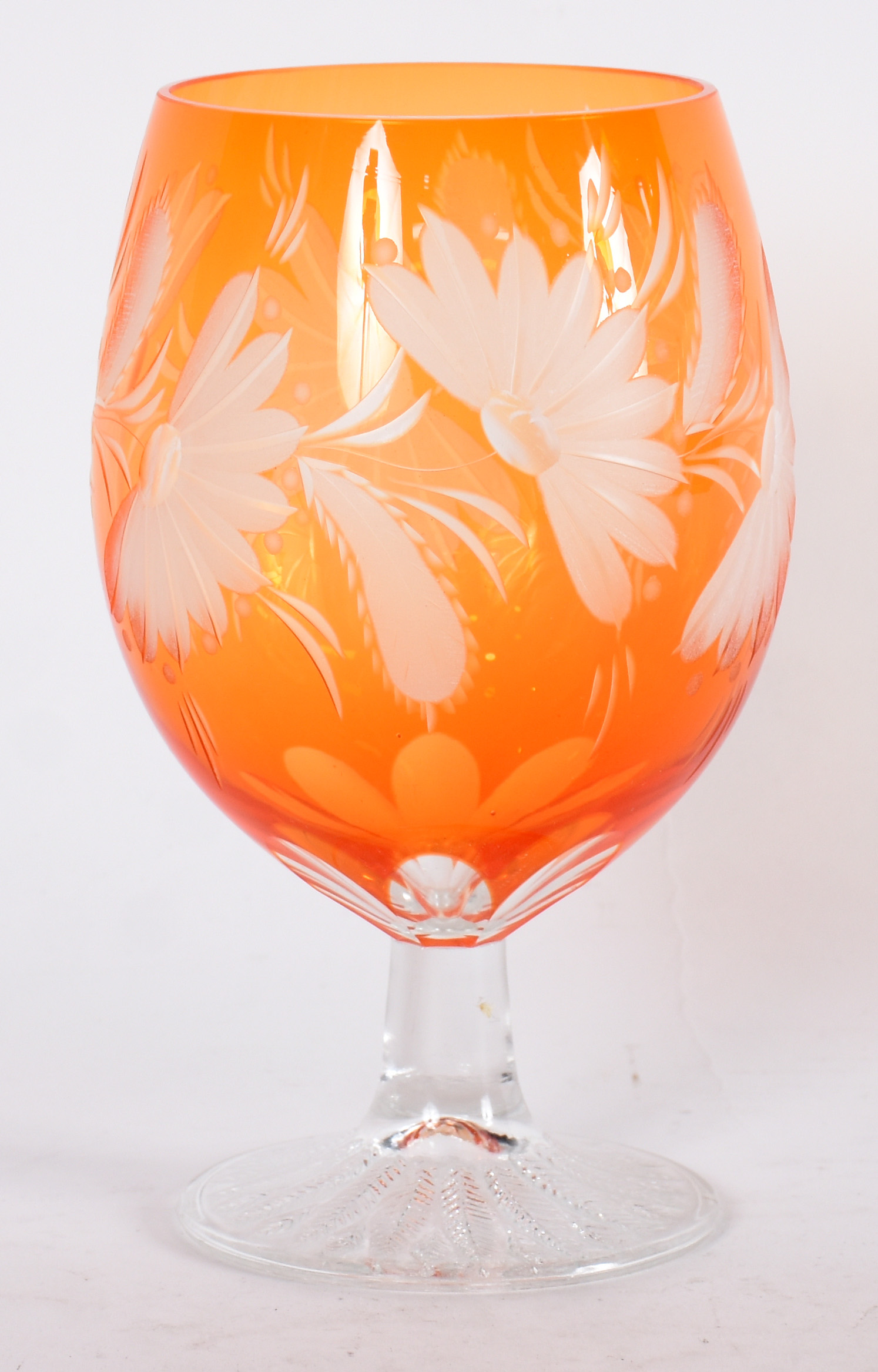 Vaso em forma de copo de cristal overlay da Bohemia, lapidação com... - foto 1 de 3