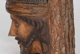 Escultura de madeira entalhada representando ca... - Escultura de madeira entalhada representando cabeça de Cristo.