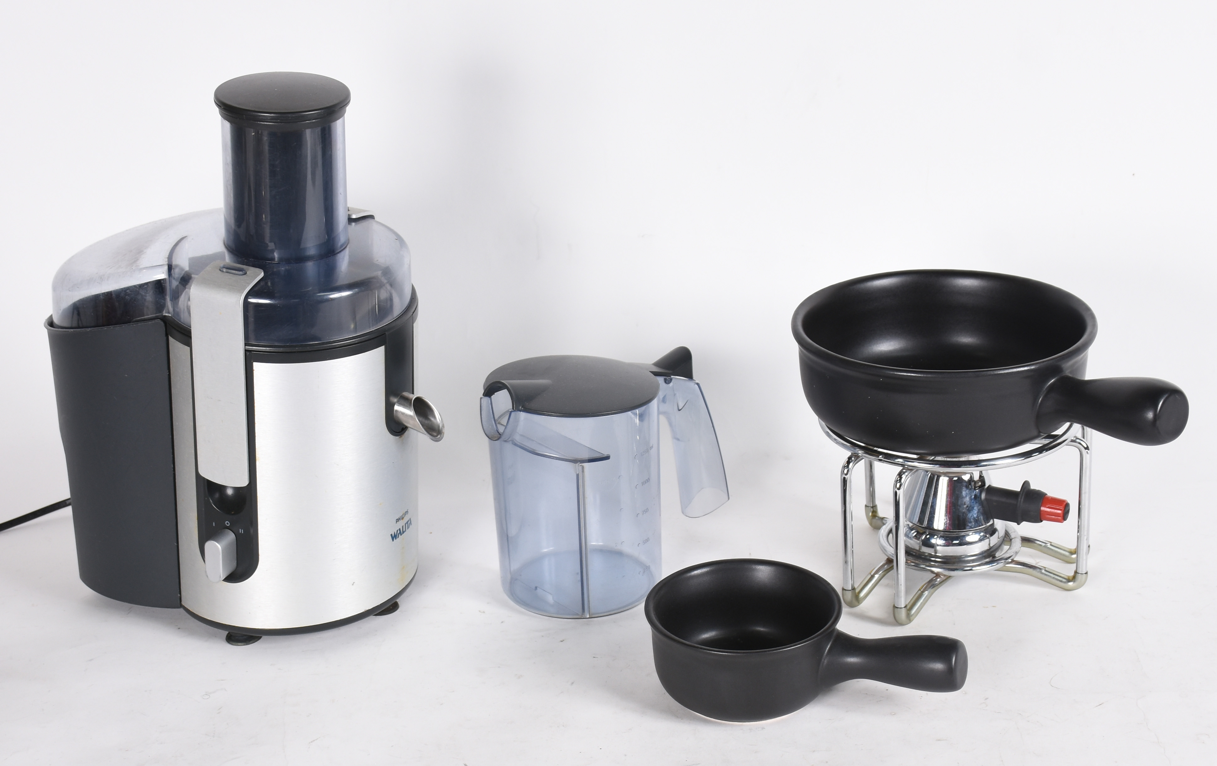 Duas peças para cozinha, sendo: Multiprocessador Walita e panela com... - foto 1 de 6