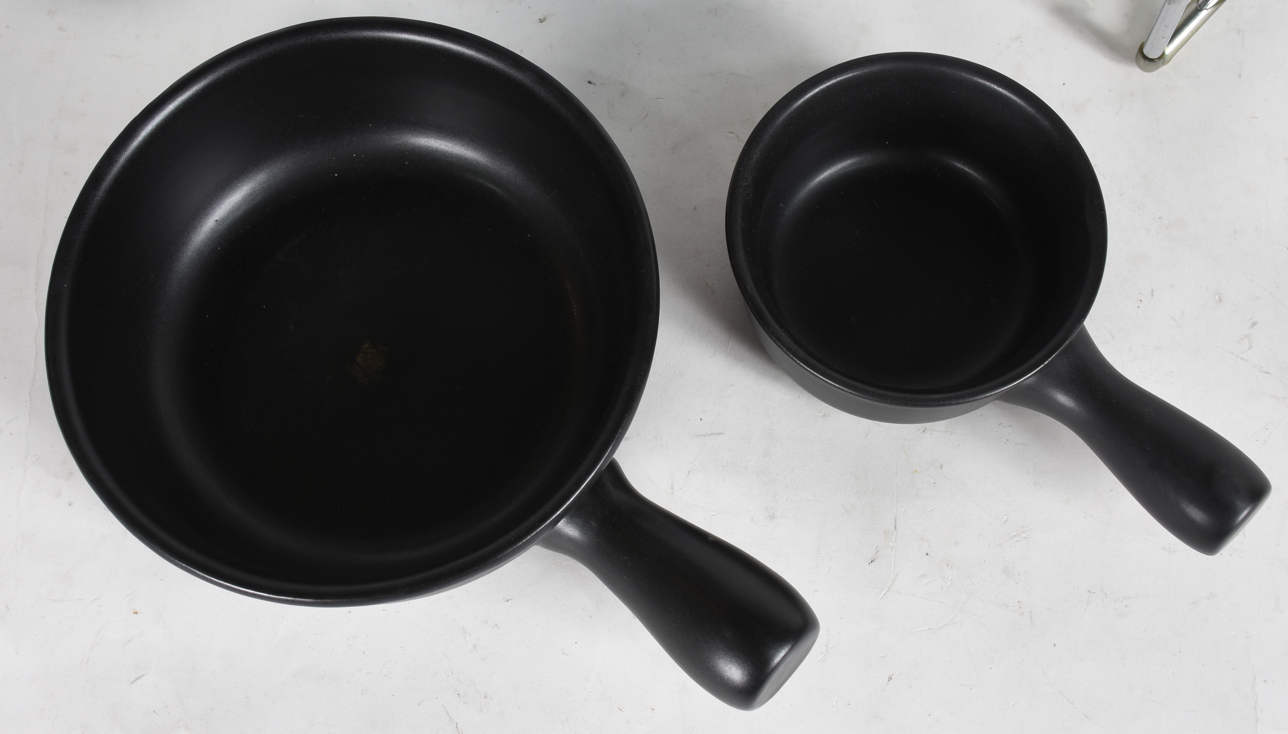 Duas peças para cozinha, sendo: Multiprocessador Walita e panela com... - foto 3 de 6