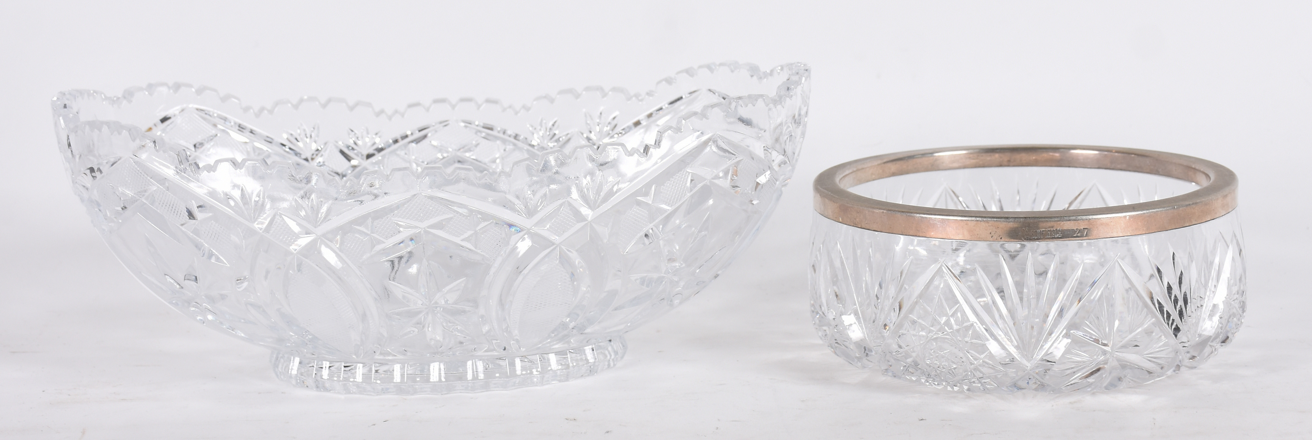Dois bowls, sendo 1 com borda de prata 800, contrastado e 1 fruteira... - foto 2 de 4