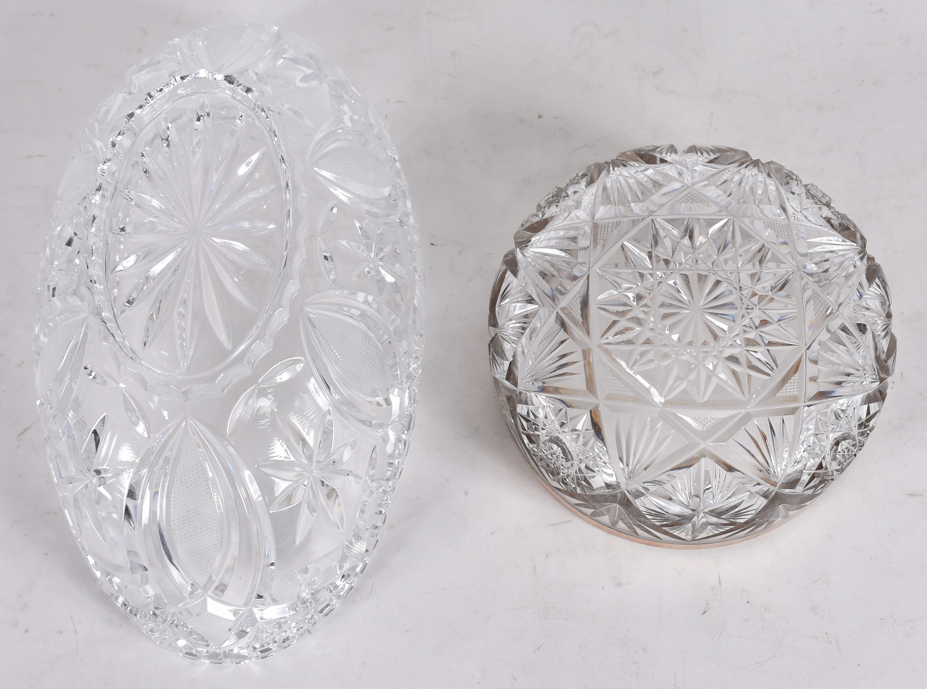 Dois bowls, sendo 1 com borda de prata 800, contrastado e 1 fruteira... - foto 3 de 4
