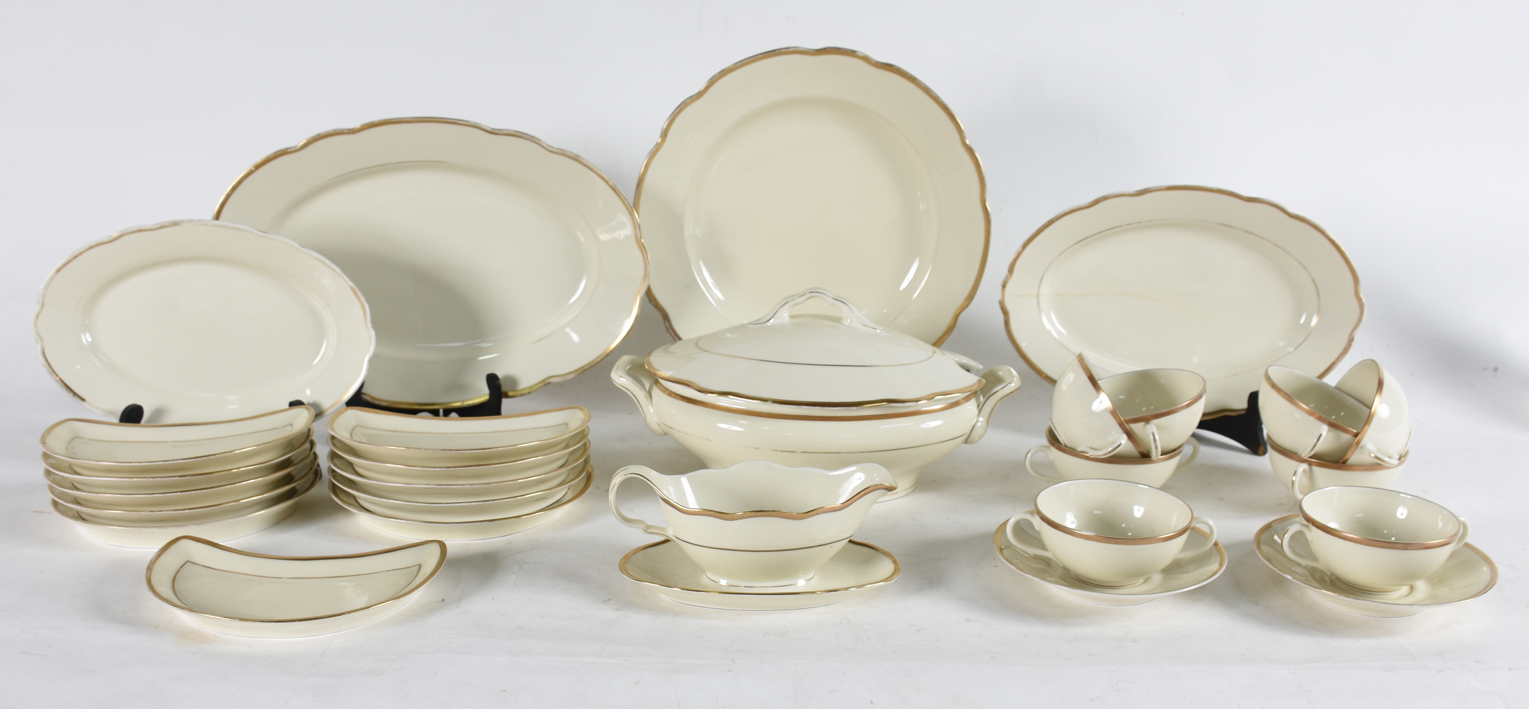 Serviço para peixe de porcelana portuguesa Vista Alegre, composto de... - foto 2 de 4