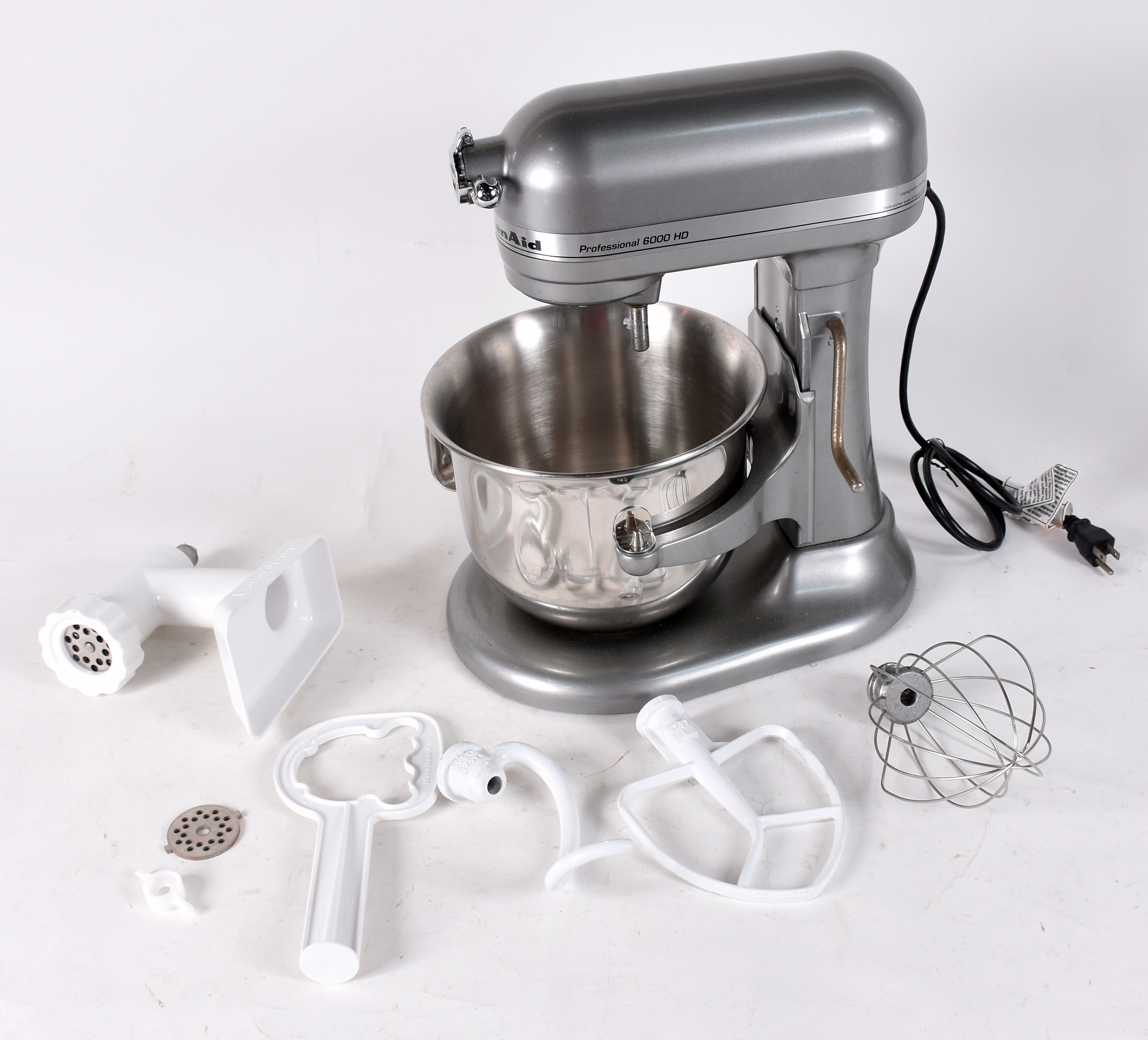 Batedeira KITCHEN AID com diversos acessórios, inclusive para fazer... - foto 1 de 5