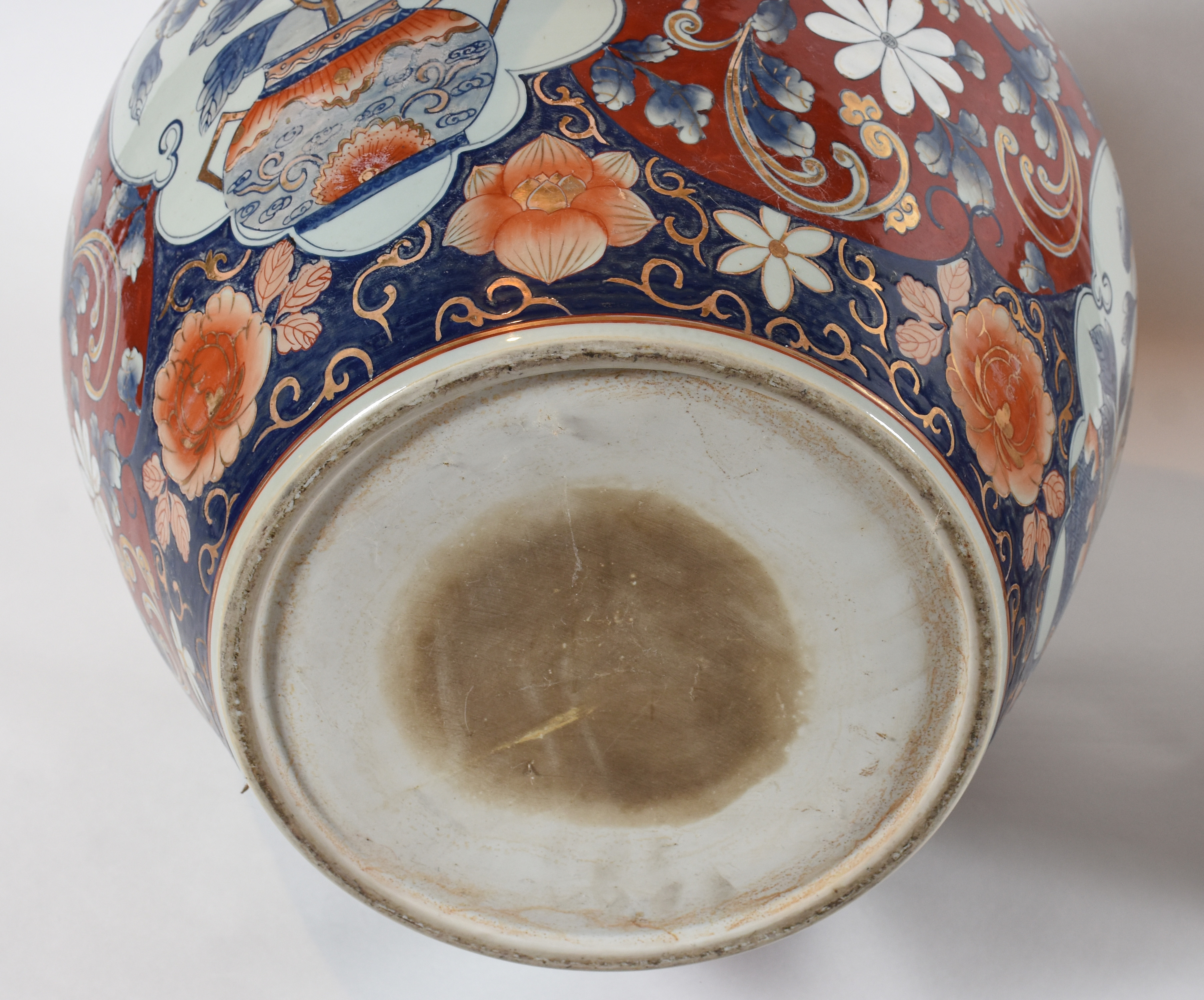 Par de cachepots de porcelana oriental, parte interna com carpas em... - foto 3 de 4