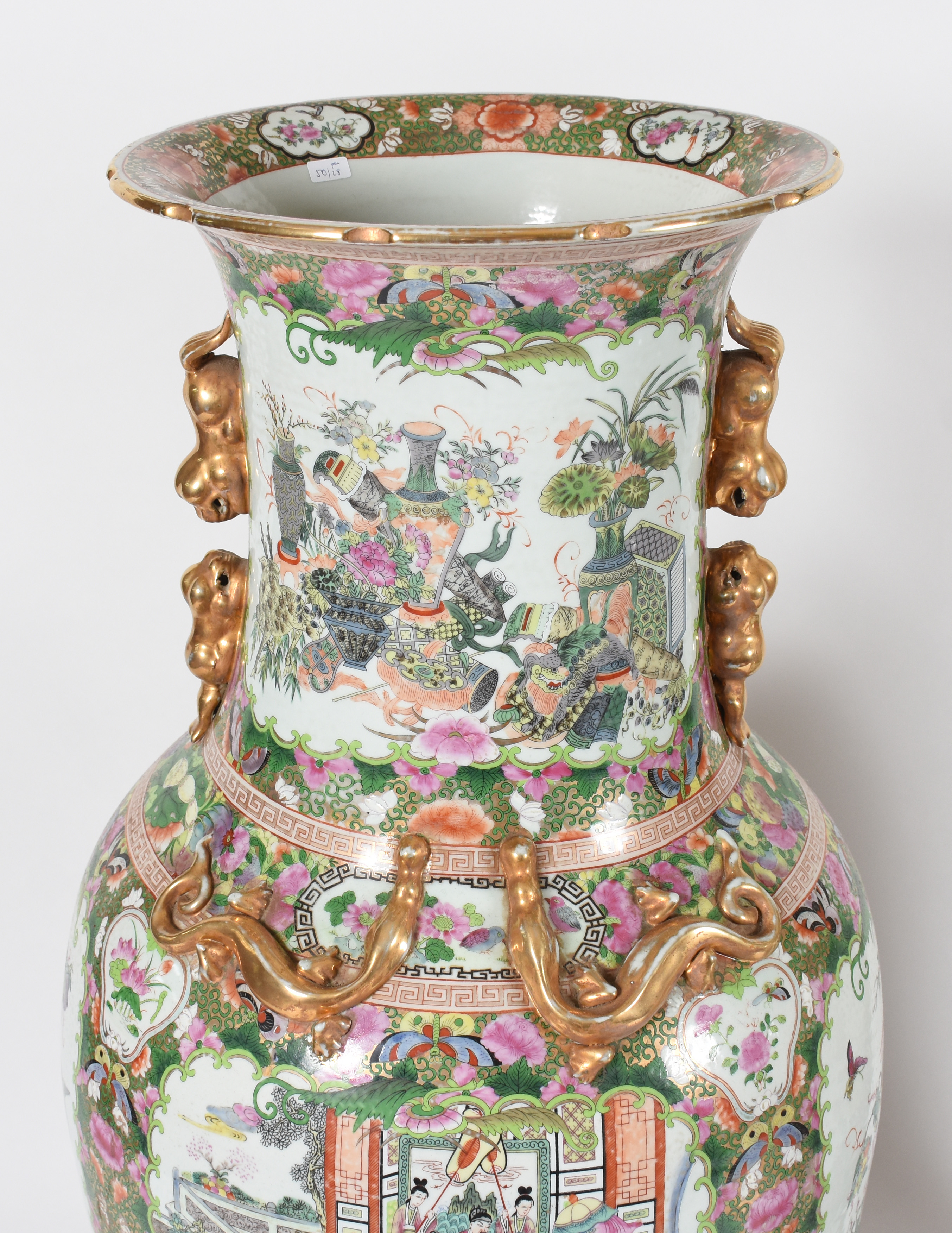 Par de belíssimos vasos de porcelana chinesa ricamente policromada - foto 3 de 5