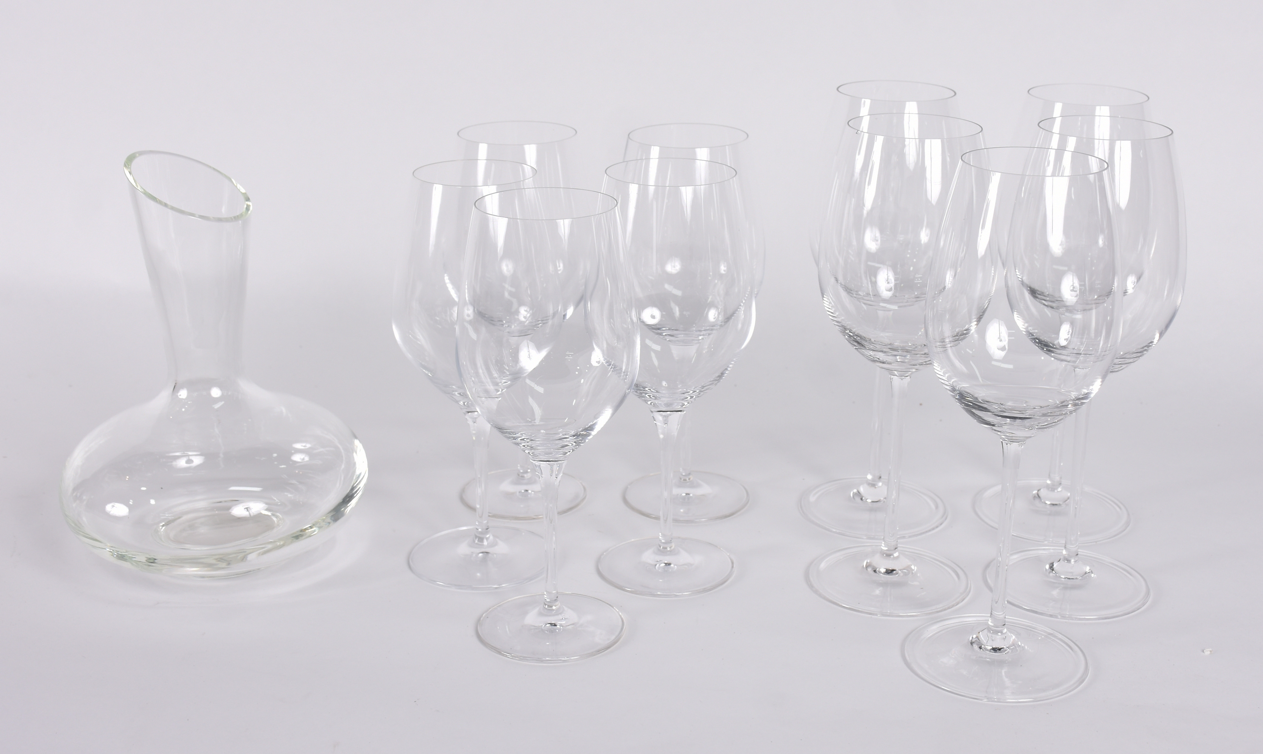 Diversas peças sendo: 10 cálices para vinho (cinco de um modelo e... - foto 1 de 5