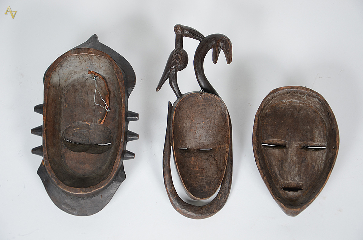 Conjunto com 3 máscaras africanas, alturas de 24 a 36 cm. - foto 2 de 2