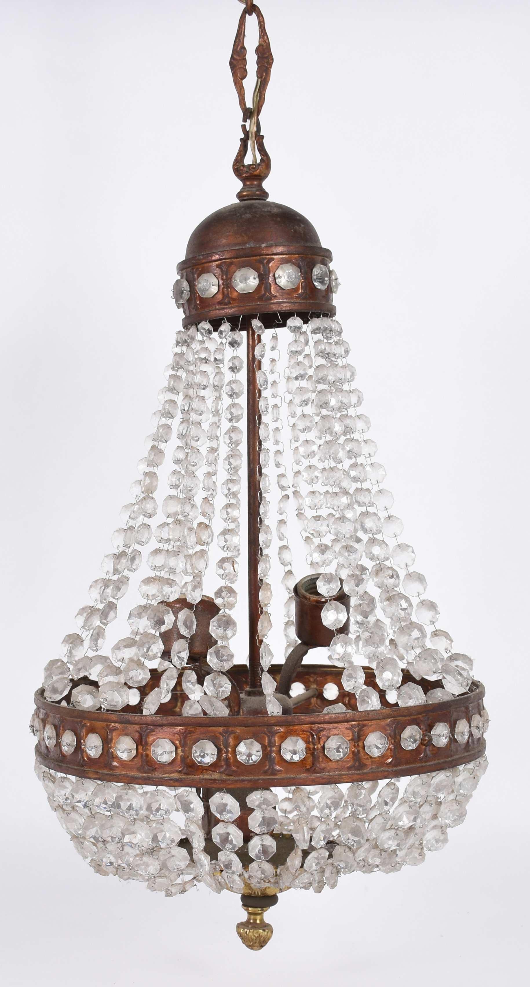 Lustre feitio "pera" com armação de metal dourado e contas de... - foto 1 de 3