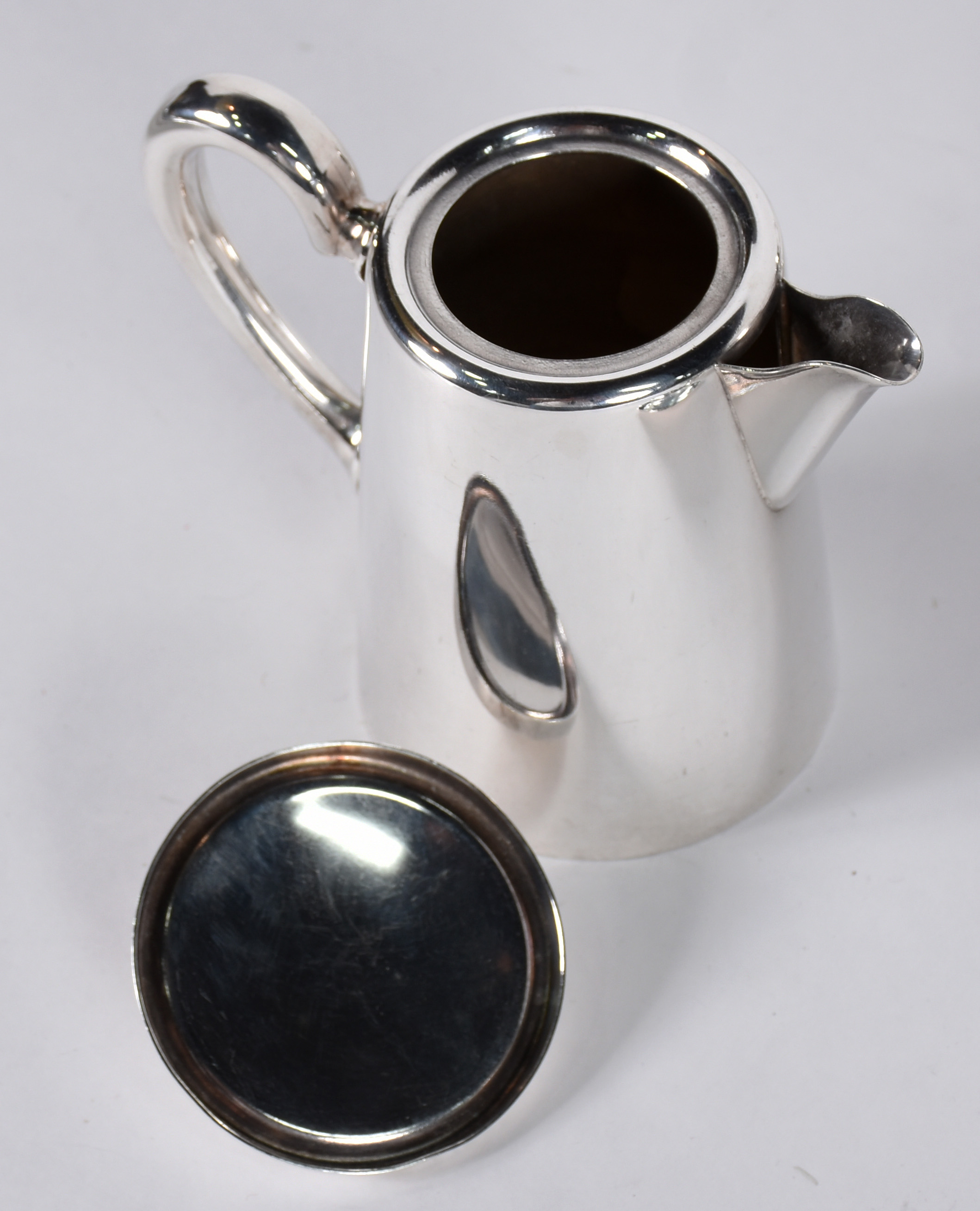 Baixela de metal prateado liso para chá e cafe. Total 6 peças. (uma... - foto 4 de 6