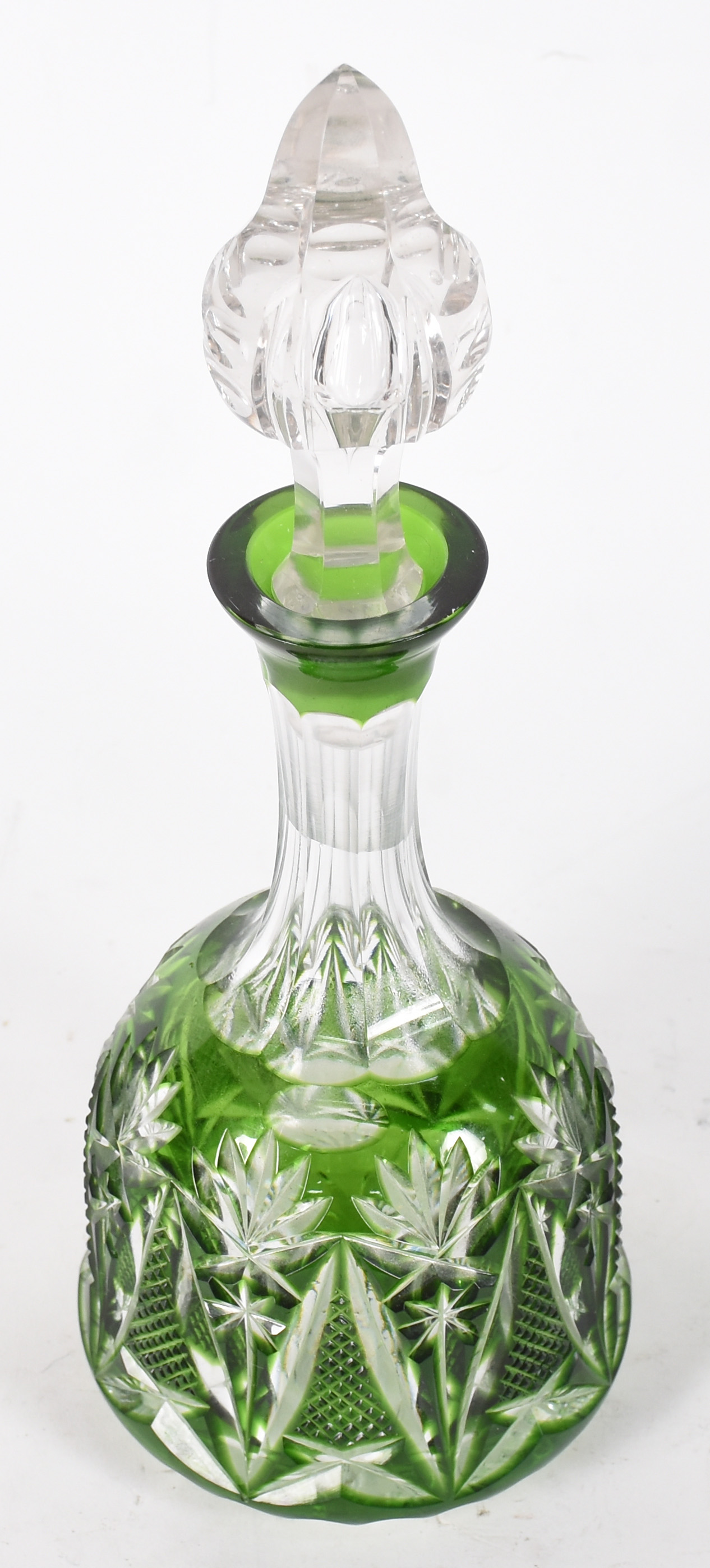 Garrafa de cristal doublé verde lapidada. - foto 2 de 3