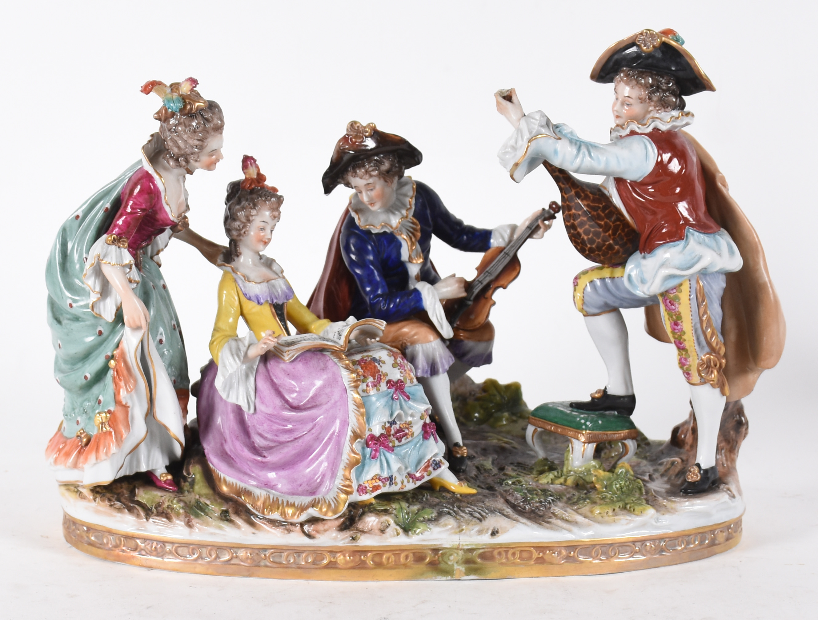 Grupo escultórico de porcelana representando "Sarau musical". Com... - foto 1 de 7