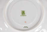 Conjunto com seis taças para consomé com pires ... - Conjunto com seis taças para consomé com pires de porcelana tcheca.