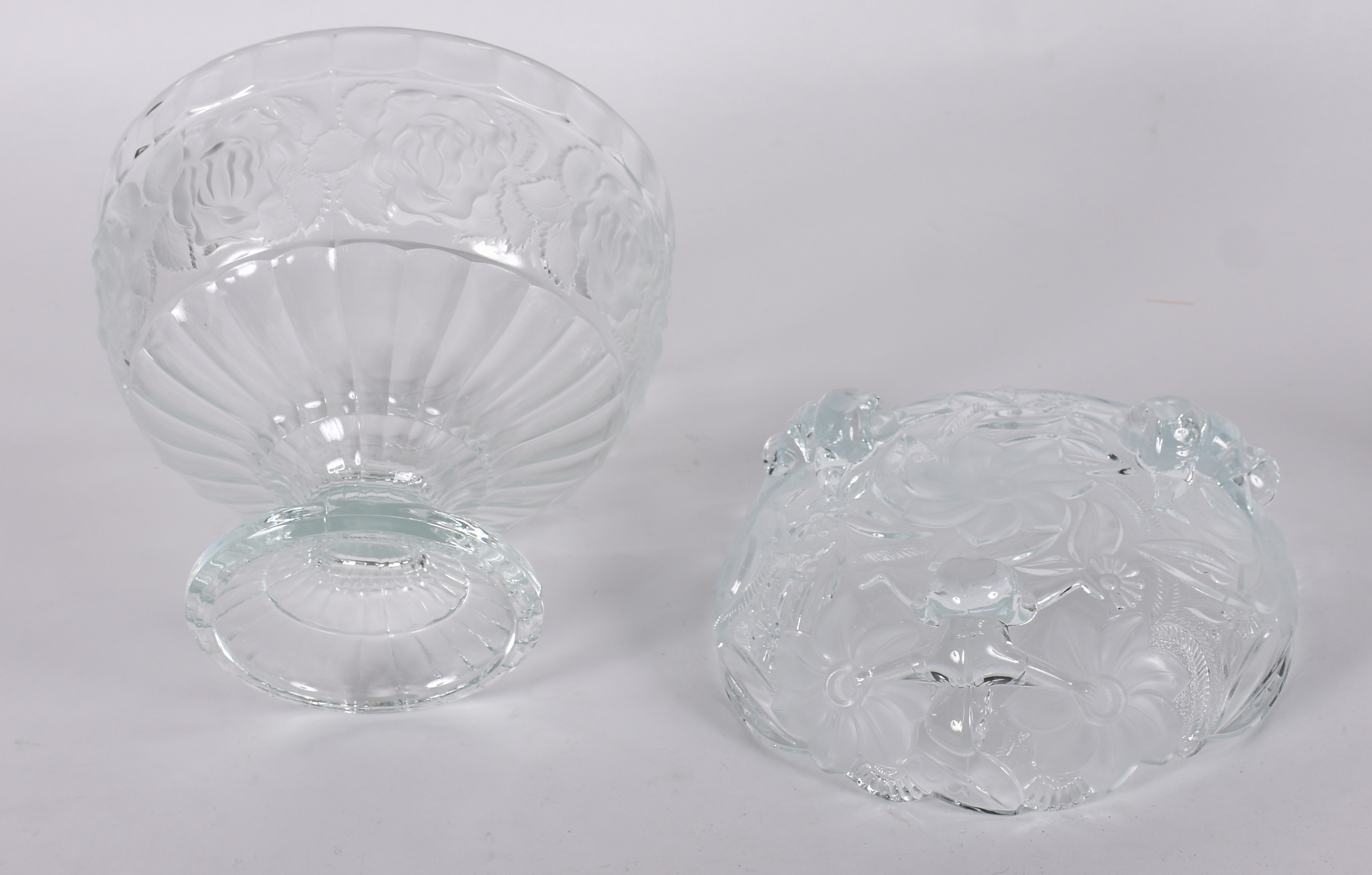 Duas fruteiras em demi cristal com flores em relevo. - foto 4 de 5
