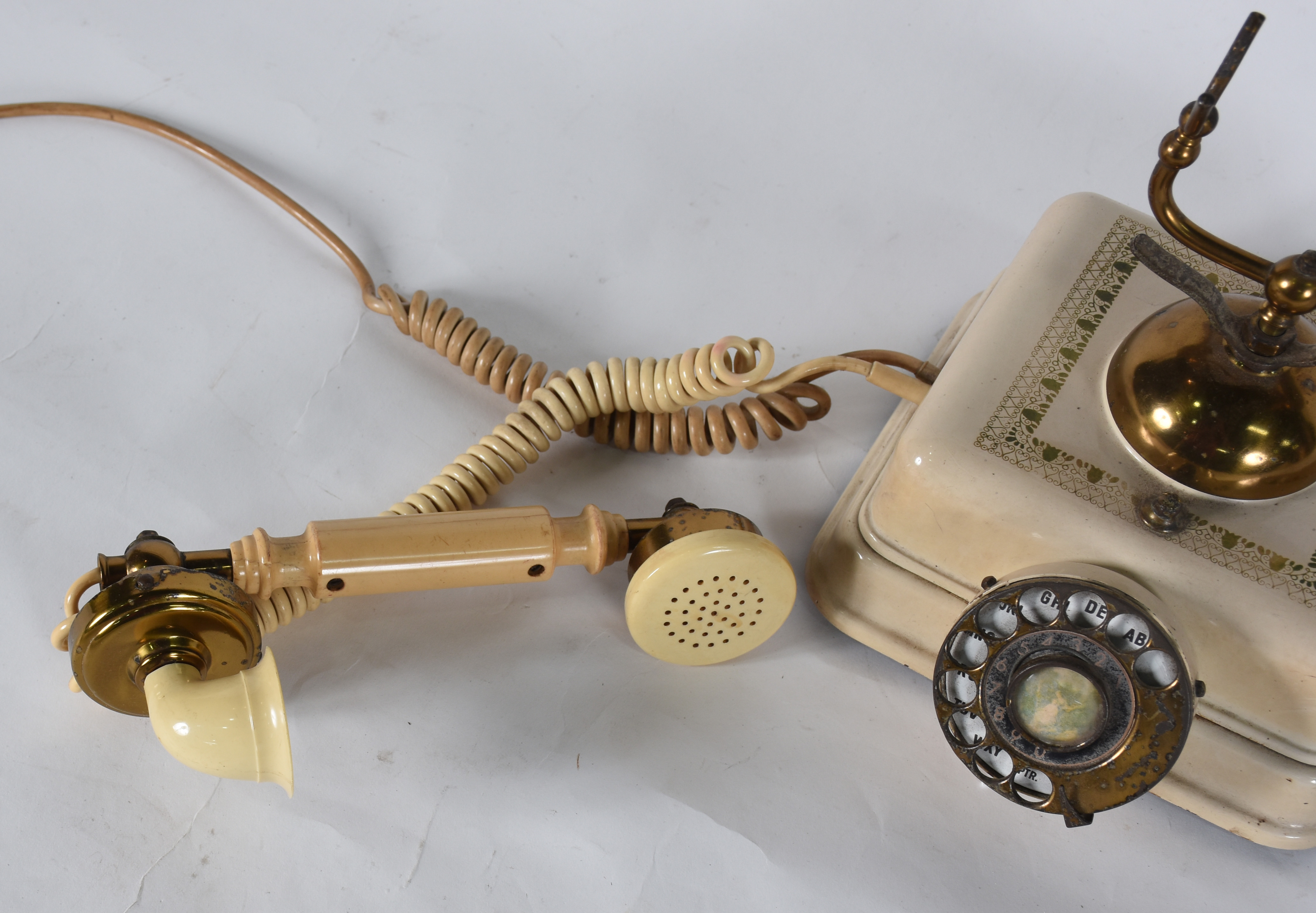 Aparelho telefônico da década de 60/70. - foto 6 de 6