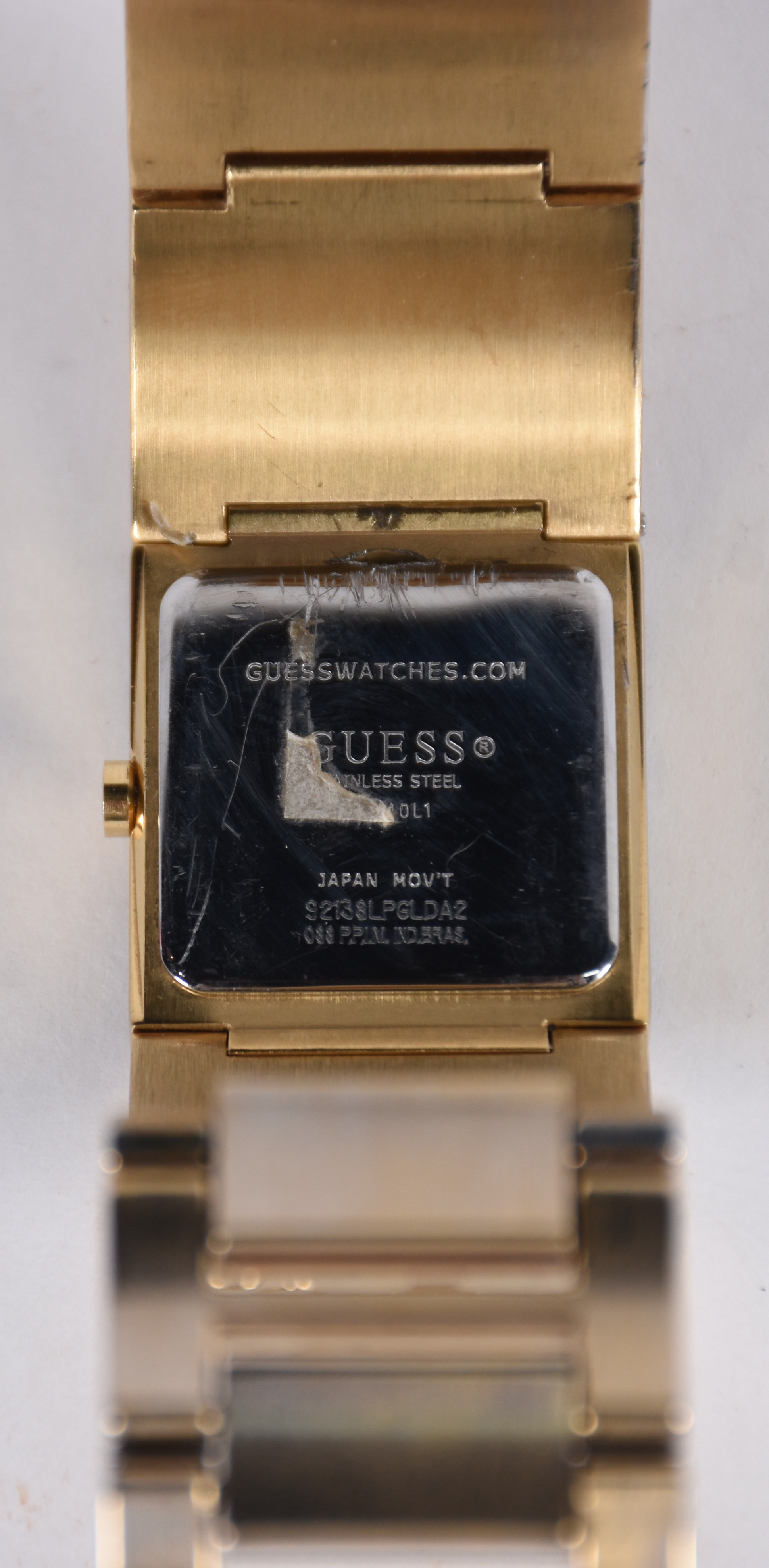 Relógio de pulso feminino da marca Guess. - foto 5 de 7