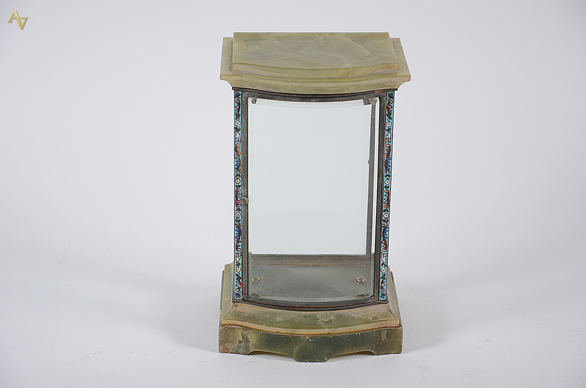 Vitrine de mesa de onix, cloisonne e cristal. Porta feitio bombé... - foto 2 de 2