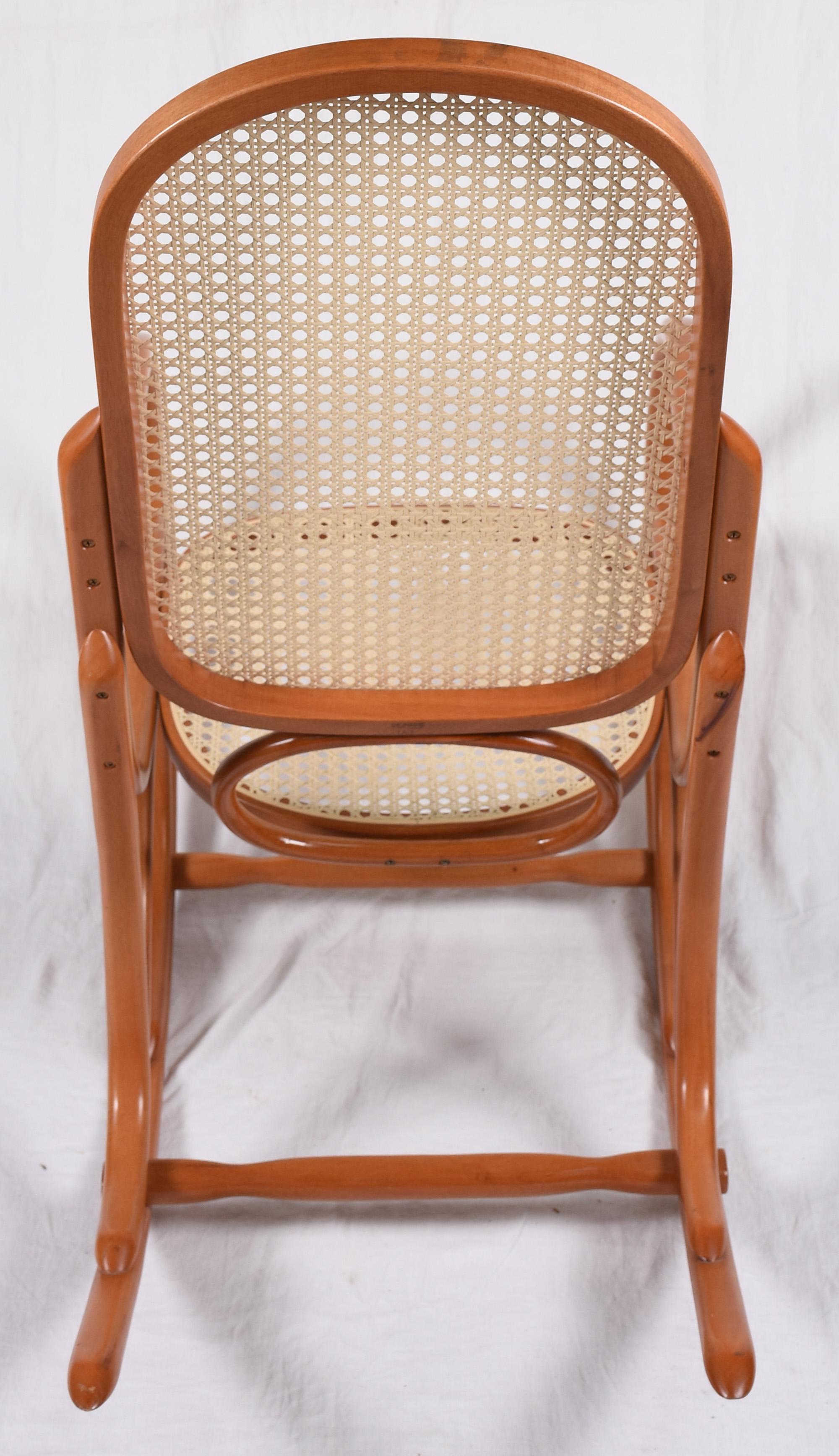Cadeira de balanço de madeira nobre estilo austríaco Thonet, com... - foto 3 de 3