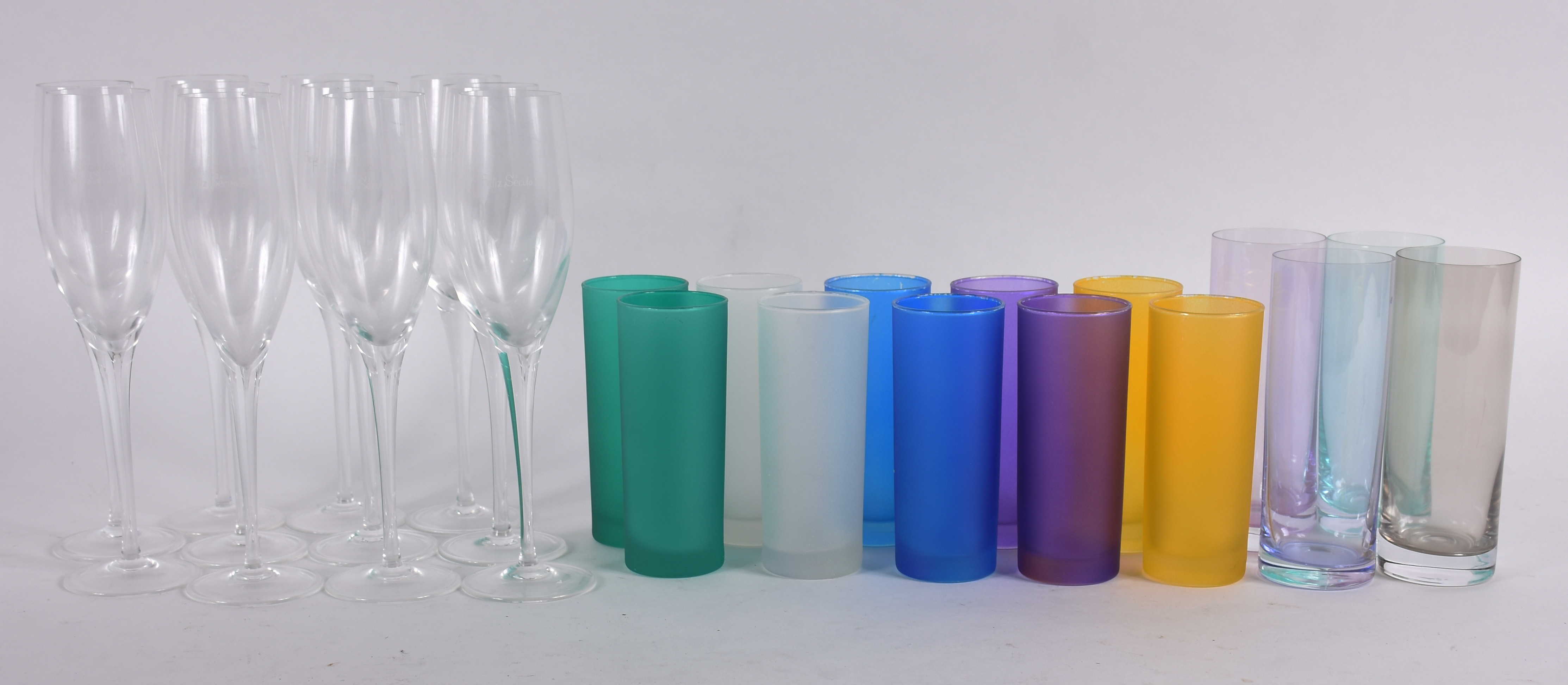 Diversas peças, sendo 11 flutes para champagne com inscrição "Século... - foto 2 de 4