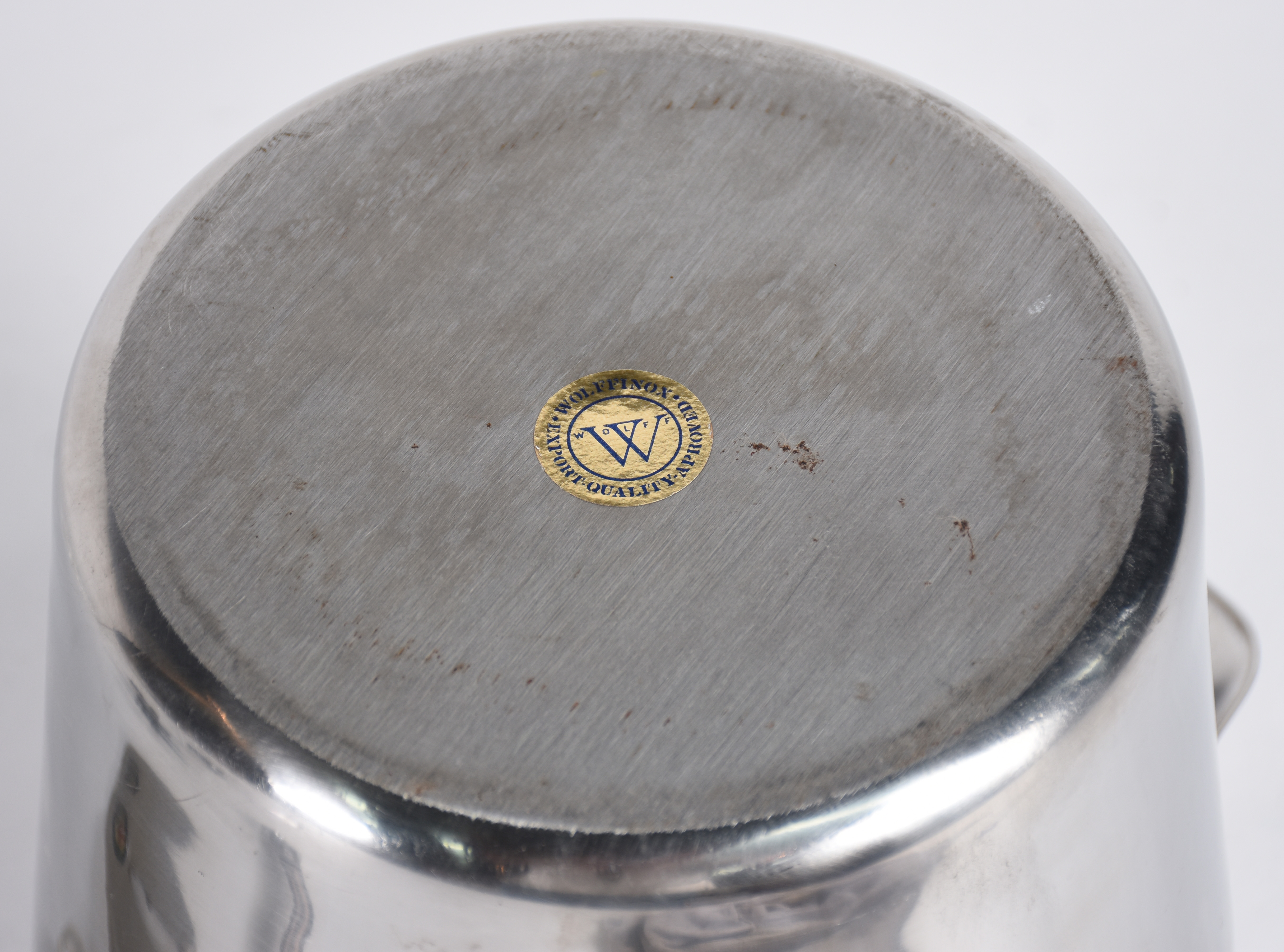 Diversas peças, sendo: Wine cooler Wolff, 2 tampas para champagne, 4... - foto 5 de 5