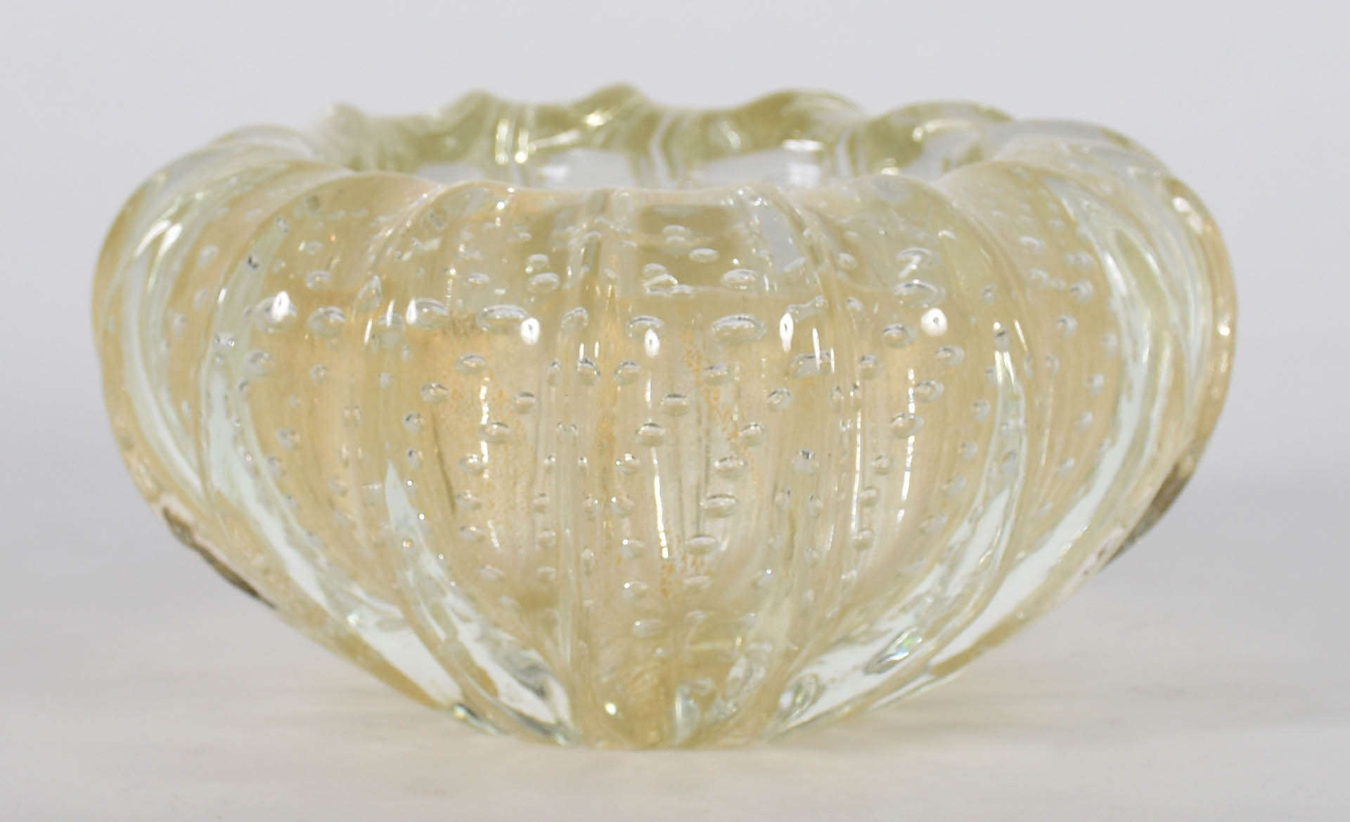 Cinzeiro de murano na forma de gomos com pó de ouro. - foto 2 de 3