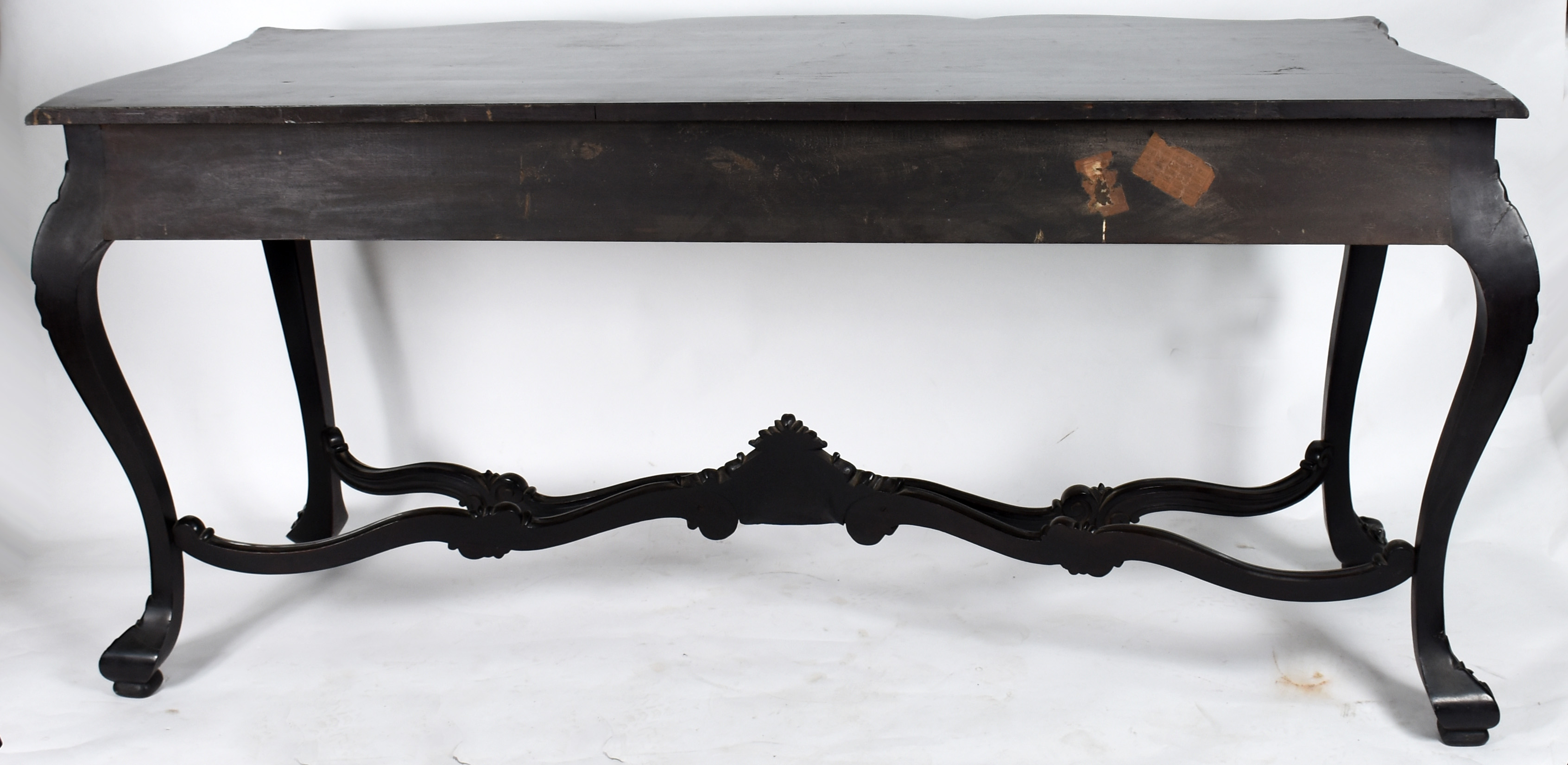 Belo console, estilo D. José, em madeira nobre entalhada. Tampo... - foto 2 de 6