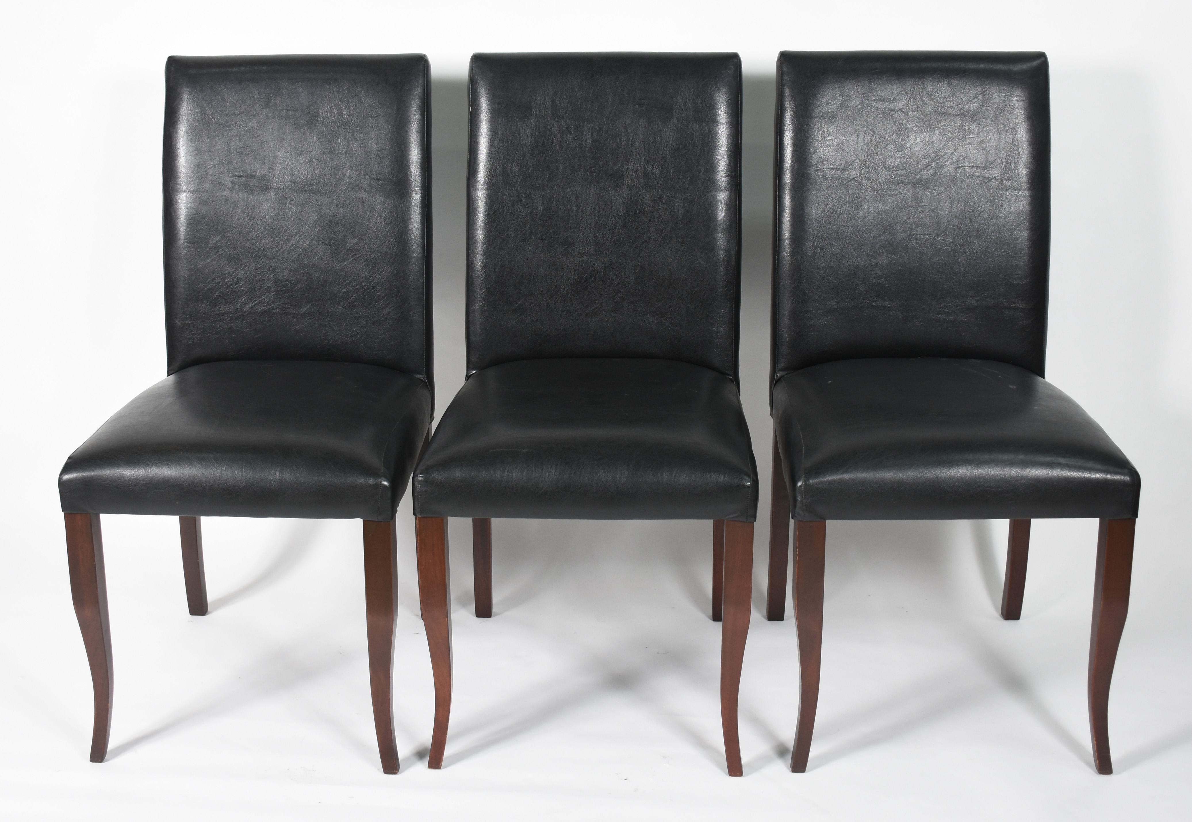 Conjunto com 6 cadeiras para sala de jantar estofadas de couro... - foto 2 de 4